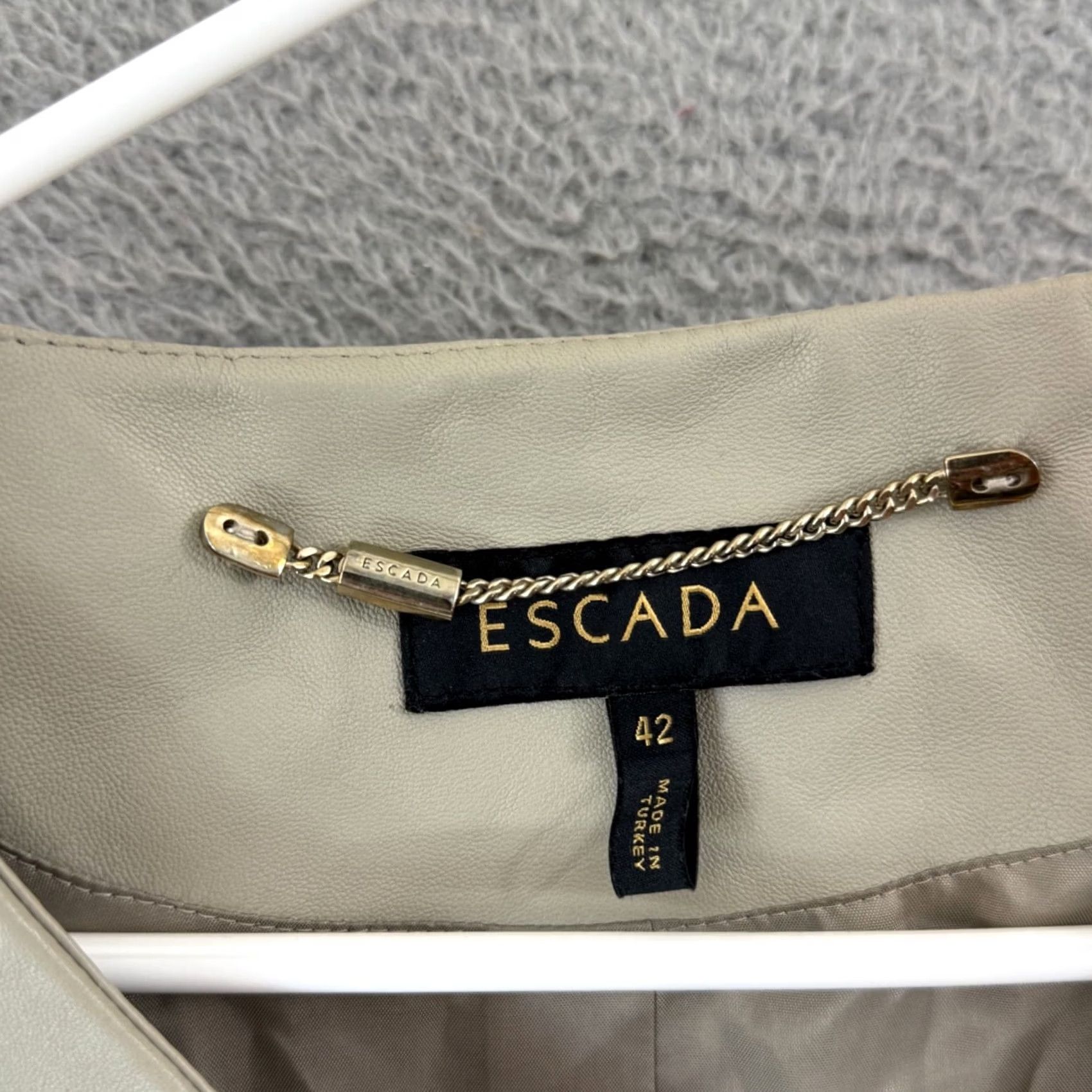 Escada VINTAGE Escada Coat Women 42 Geometric Long Leather Bohemian Lined Snap Casual Overcoat Larida Beige 42 Womens Size M / US 6-8 / IT 42-44 - 7 Thumbnail