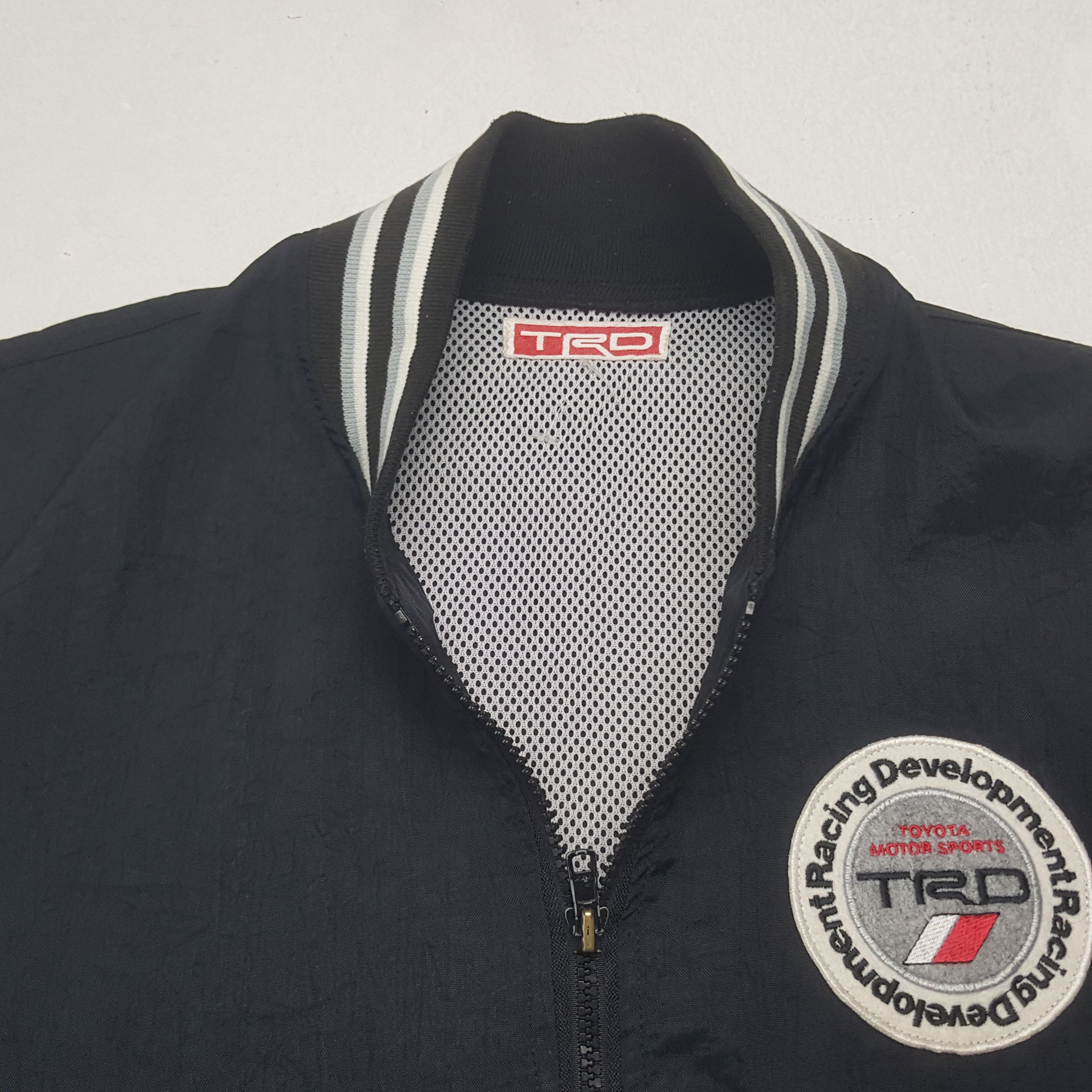 Japanese Brand Vintage TRD Racing Development Windbreaker Bomber Jacket Size US M / EU 48-50 / 2 - 5 Thumbnail