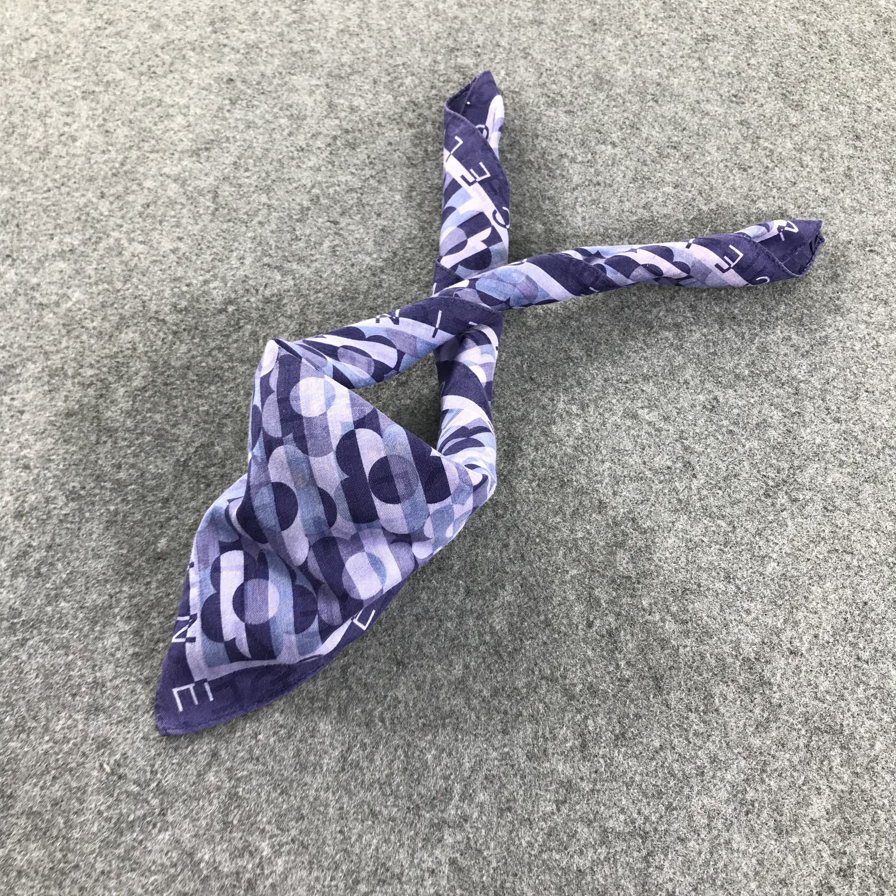 Celine Celine Floral Handkerchief Neckerchief Bandana H376 Size ONE SIZE - 3 Thumbnail