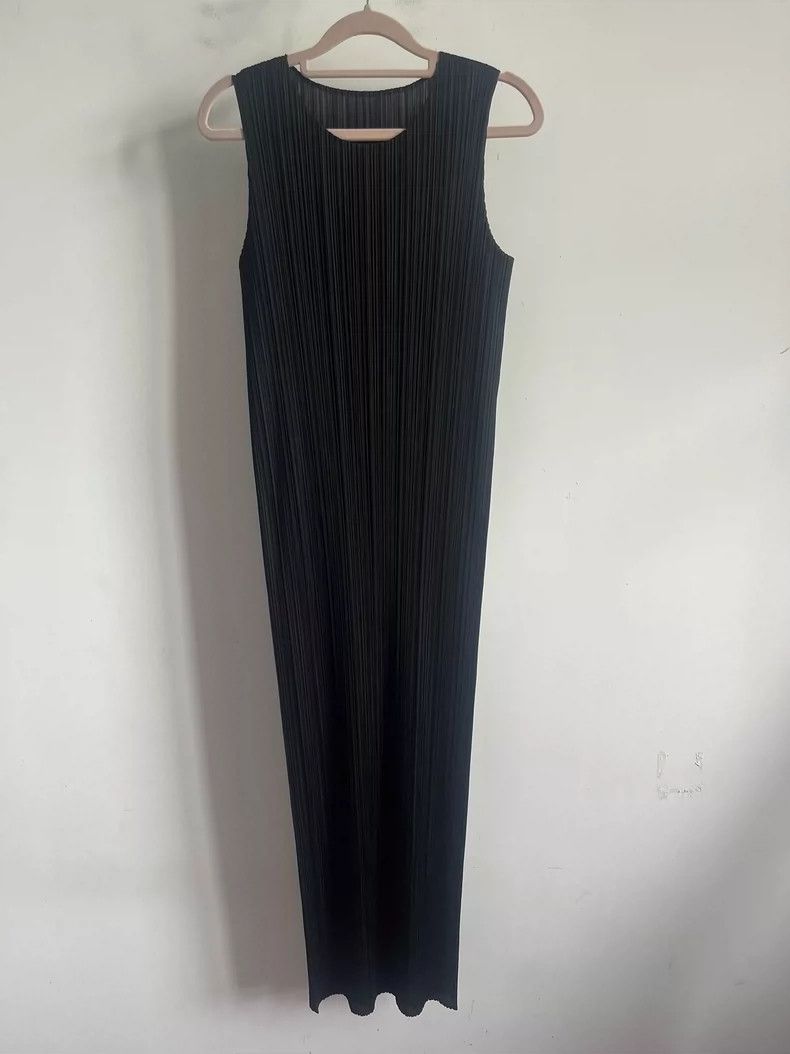 Issey Miyake Issey Miyake size:4 Black pleated sleeveless dress Size M / US 6-8 / IT 42-44 - 1 Thumbnail