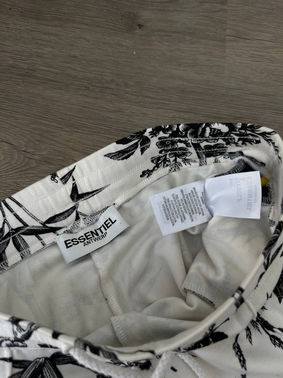 Essentiel Antwerp × Vintage Vintage Essentiel Antwerpen White Floral Pants Size 30" / US 8 / IT 44 - 13 Thumbnail