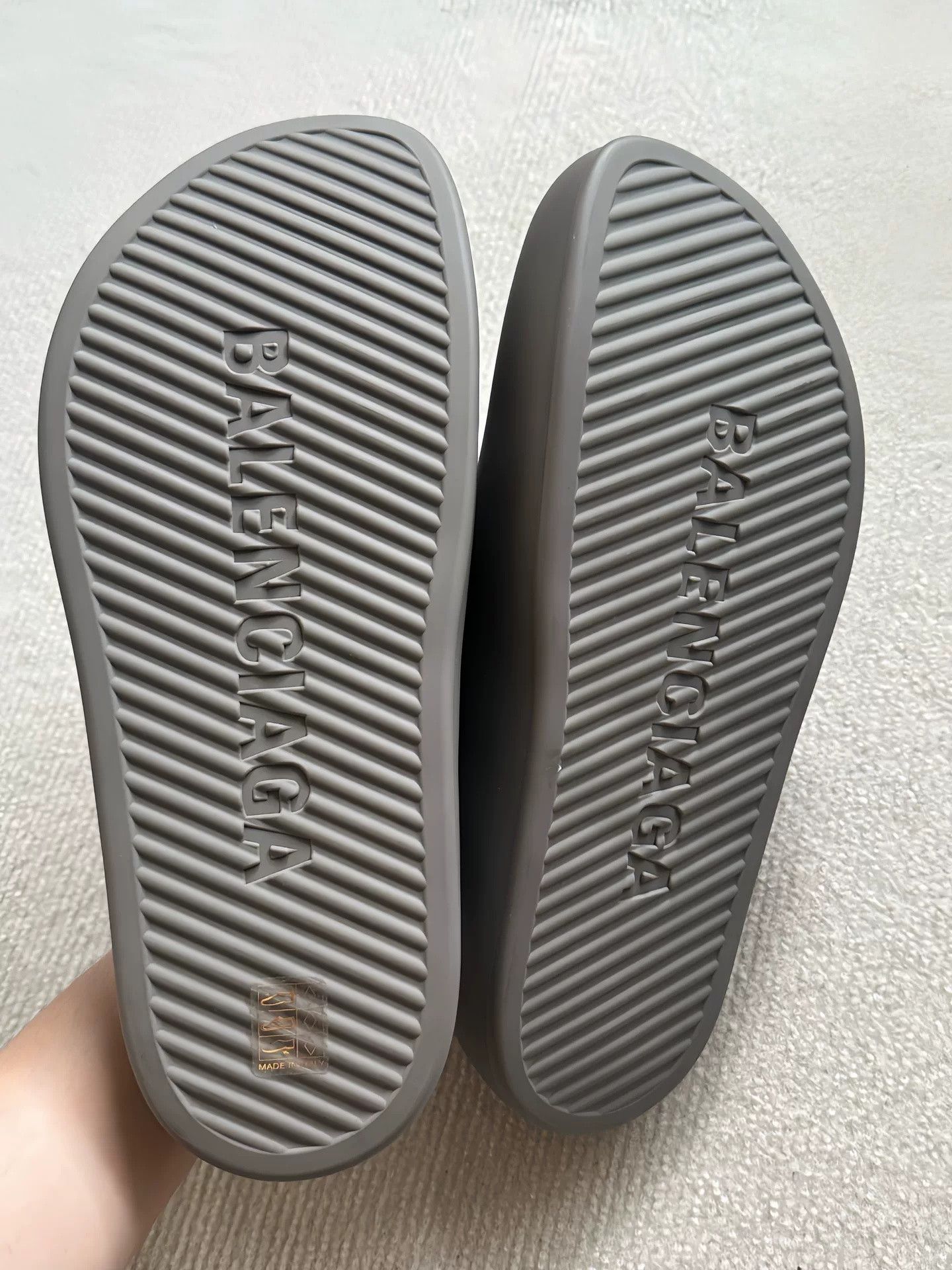Balenciaga Balenciaga Pearl Gray Closed-Toe Mules Size US 10 / EU 43 - 3 Thumbnail