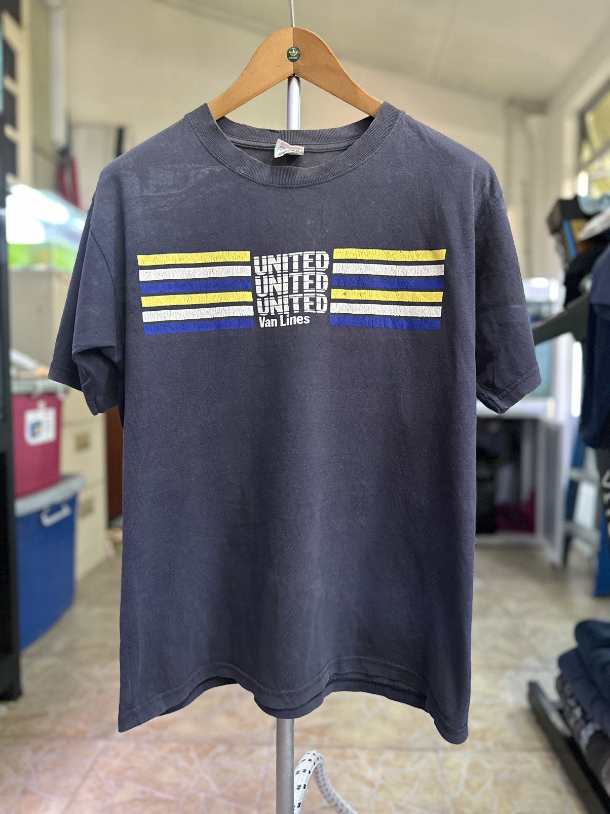 Vintage Vintage united van lines tshirt Size US M / EU 48-50 / 2 - 1 Thumbnail