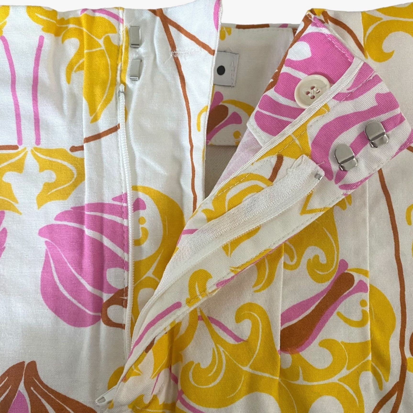 Zara Zara High Waisted Shorts Women's Size Medium White Yellow Pink Floral Print Size 32" / US 10 / IT 46 - 5 Thumbnail