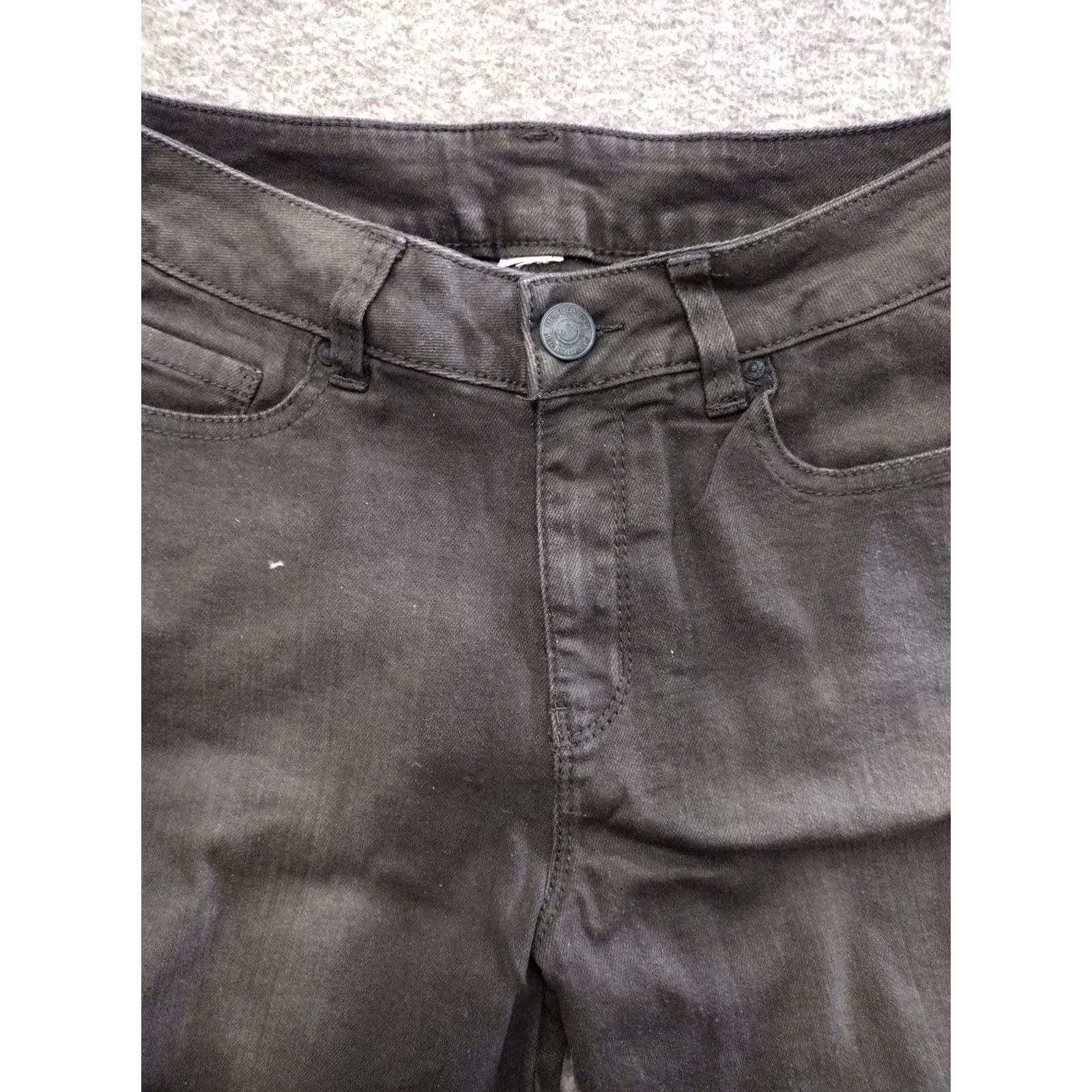 Vintage Women's 2-Pack Mid Rise Cotton Blend Jeans Shorts Bermuda Dark Black Denim Stretch Pockets Zip 2 Bermuda City College Casual Womens Size 26" / US 2 / IT 38 - 3 Thumbnail