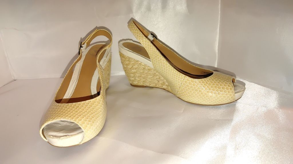 LAMARQUE Nurture by Lamaze Luna Wedge Peep Toe Espadrilles Size 9.5M Size US 9.5 / IT 39.5 - 6 Thumbnail