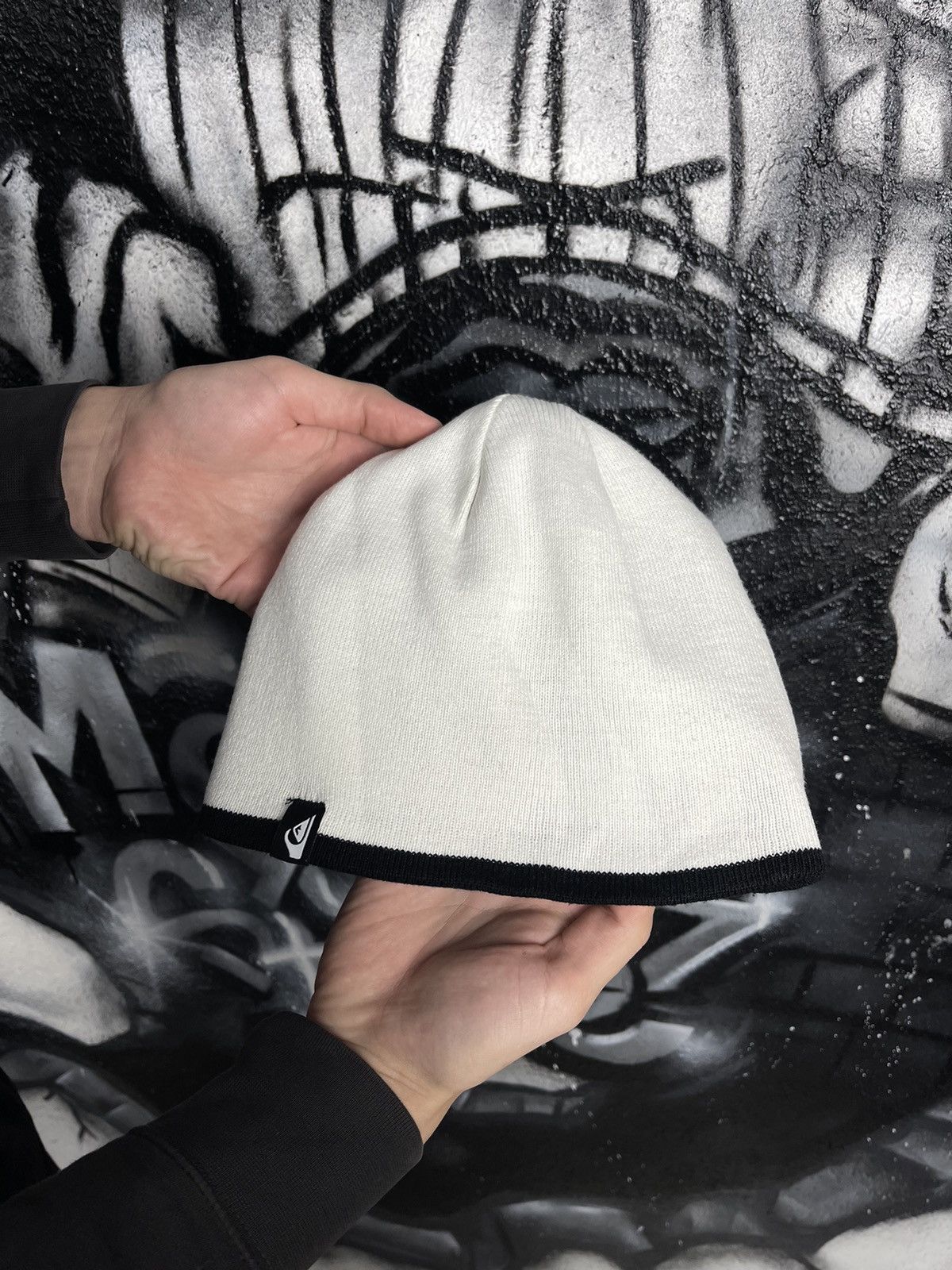Quiksilver Quiksilver Y2K Reversible Black/White Hat Size ONE SIZE - 6 Thumbnail