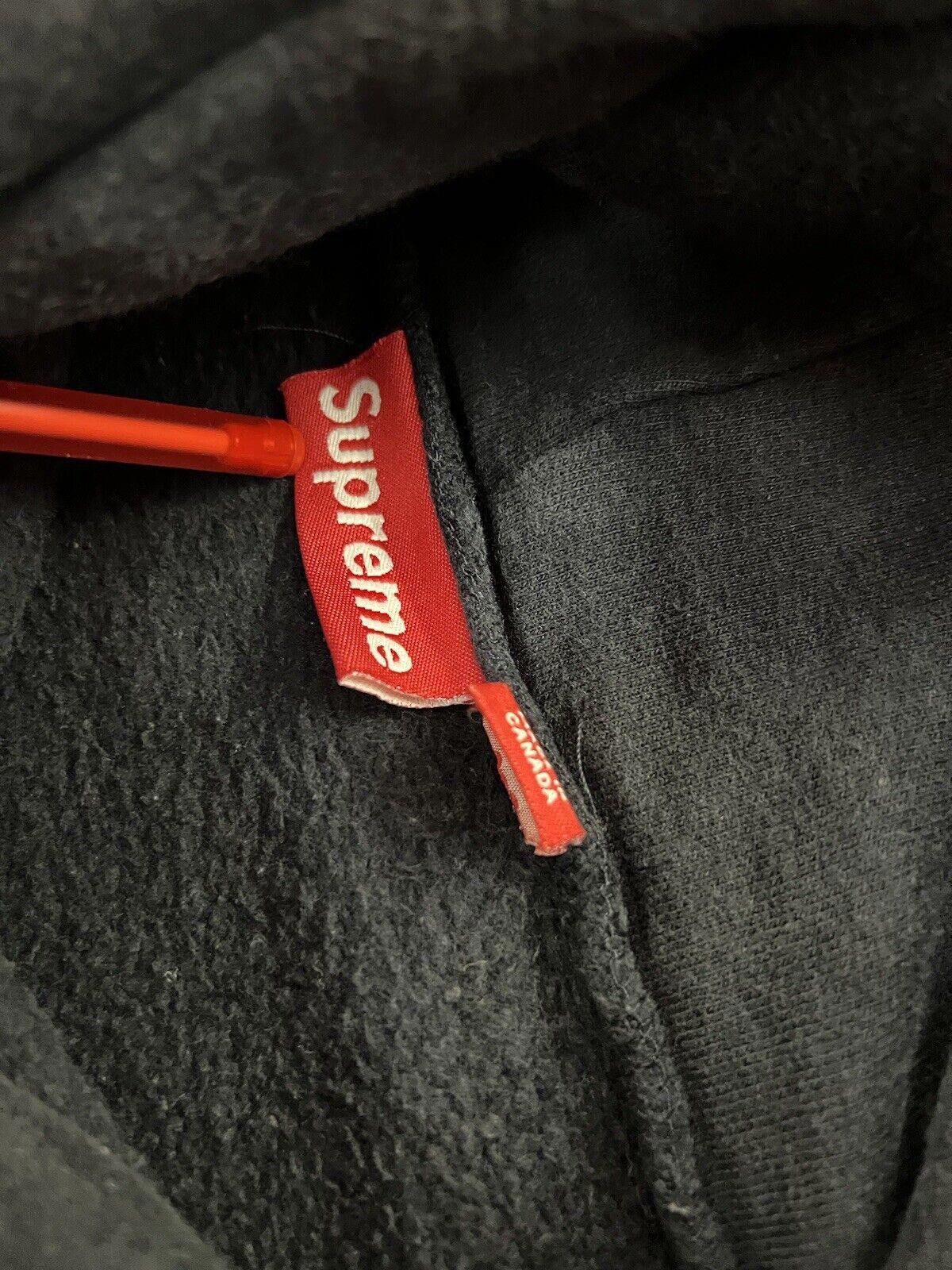 Supreme Rare Vintage World Famous Supreme Hoodie Sweatshirt NYC Size US 36 / EU 52 - 11 Thumbnail