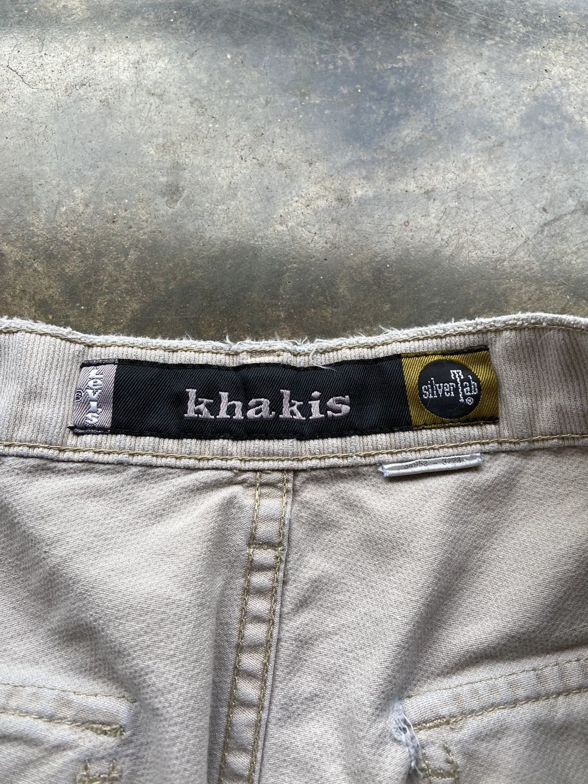 Levi's Crazy Vintage 90’s Levis Silver Tab Khaki Cargo Shorts 34 Size US 34 / EU 50 - 3 Thumbnail