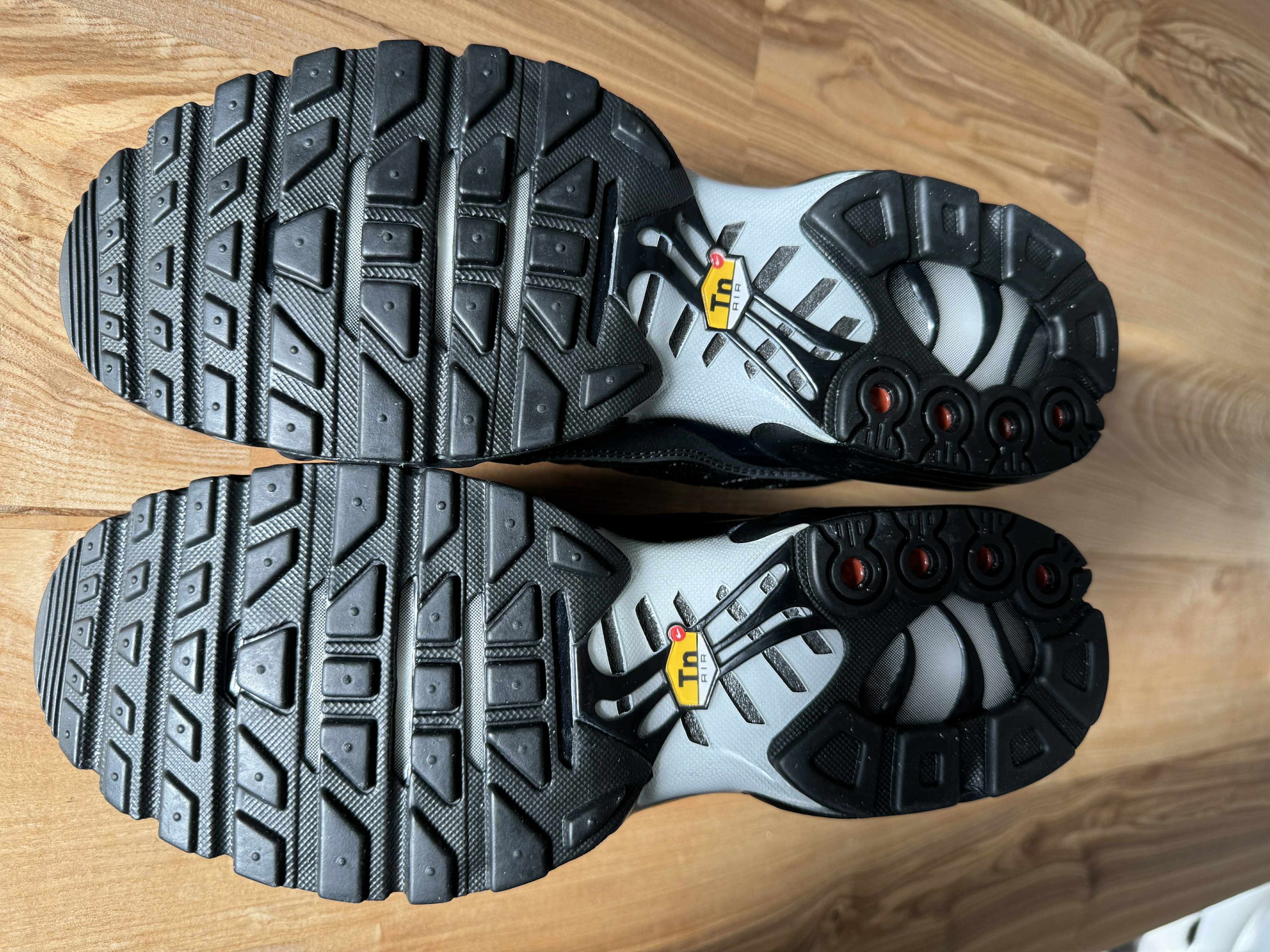 Nike Air Max Plus TN Black Satin Size US 10 / EU 43 - 8 Thumbnail