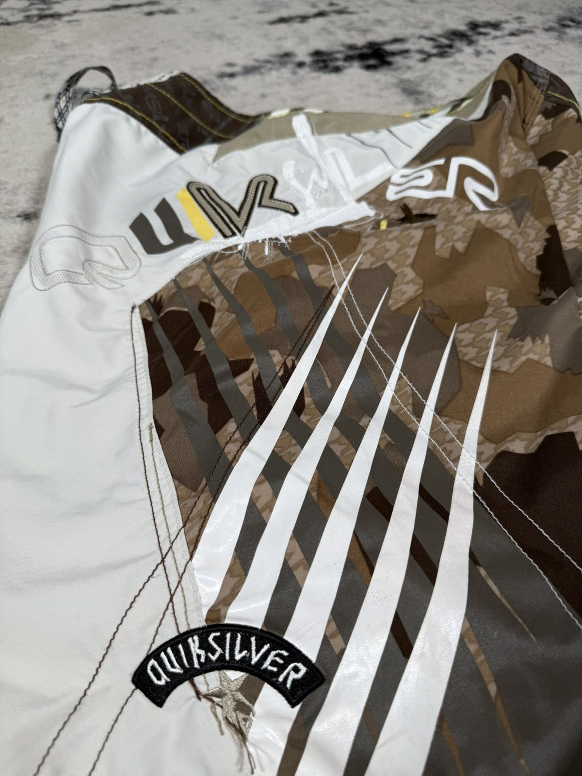 Quiksilver Y2K Quiksilver Camo Board Shorts Size US 34 / EU 50 - 3 Thumbnail