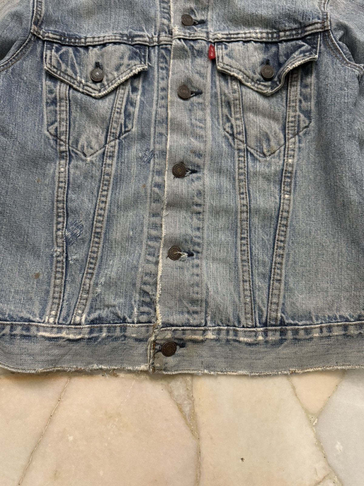 Levi's Vintage Clothing 70s Vtg LEVIS Thrashed Distressed Denim Trucker Jacket Size US S / EU 44-46 / 1 - 5 Thumbnail