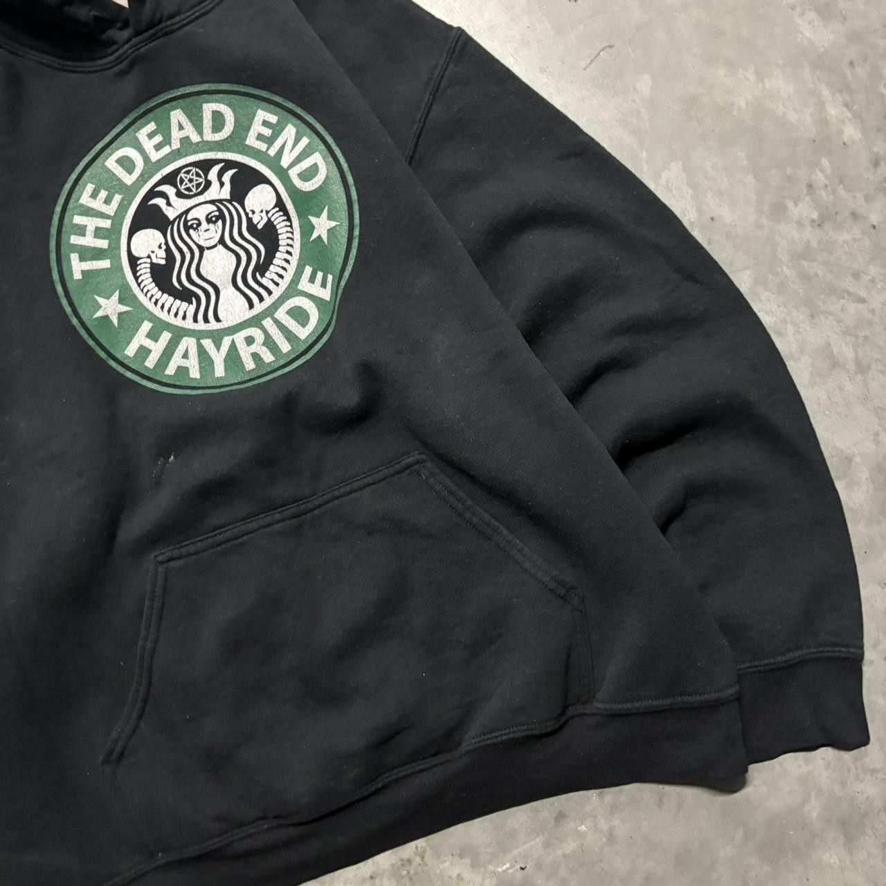 Band Tees × Vintage Crazy Vintage Y2K/2000s “The Dead End Hayride” Starbucks Parody Horror Graphic Hoodie! Size US M / EU 48-50 / 2 - 4 Thumbnail