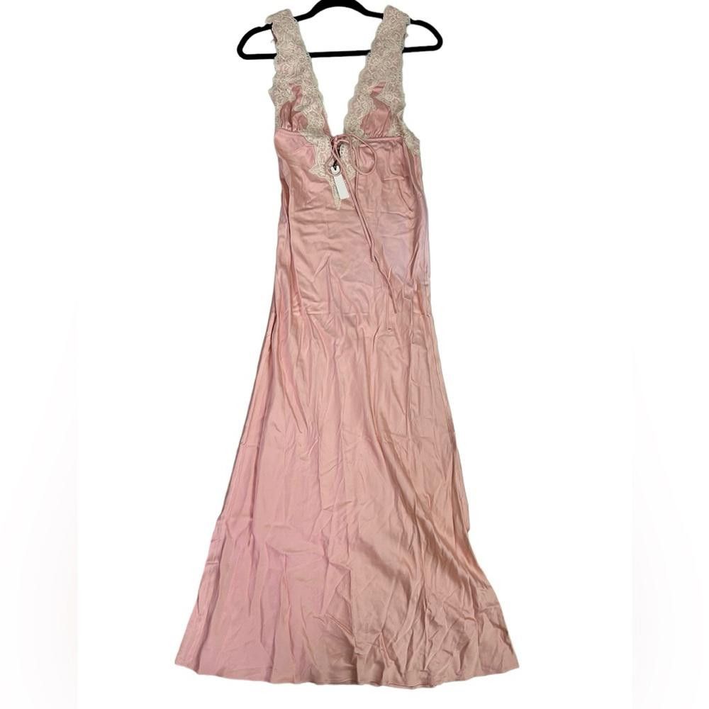 REVOLVE Rumored l NWT Venice Maxi Satin Lace Dress XS Baby Pink Size XS / US 0-2 / IT 36-38 - 4 Thumbnail