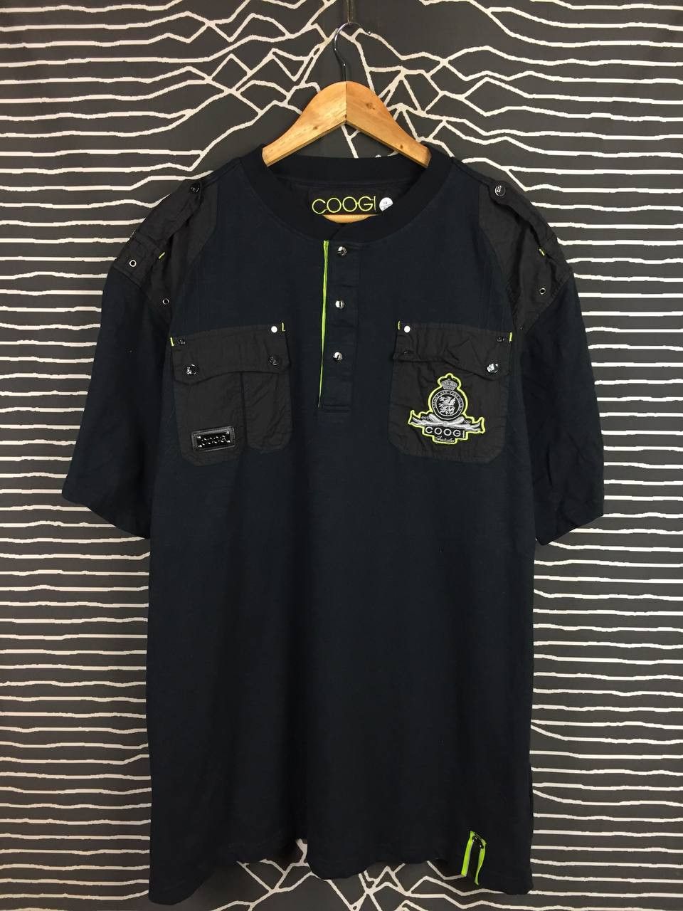 Coogi Coogi Australia Crest Logo Technical Military Henley Tee Size US XXL / EU 58 / 5 - 1 Thumbnail