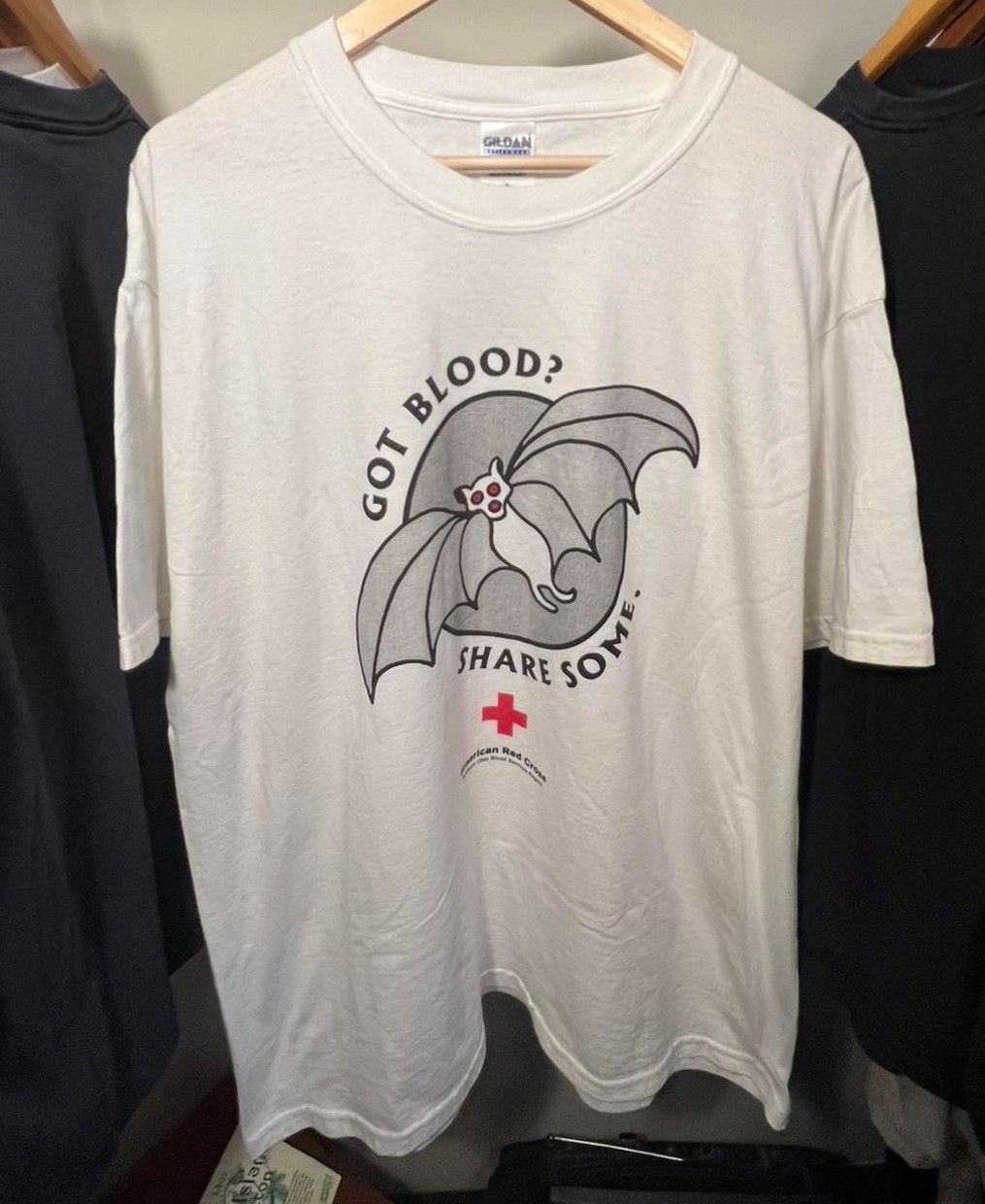 Vintage Gildan bat Got Blood? Tee T Shirt