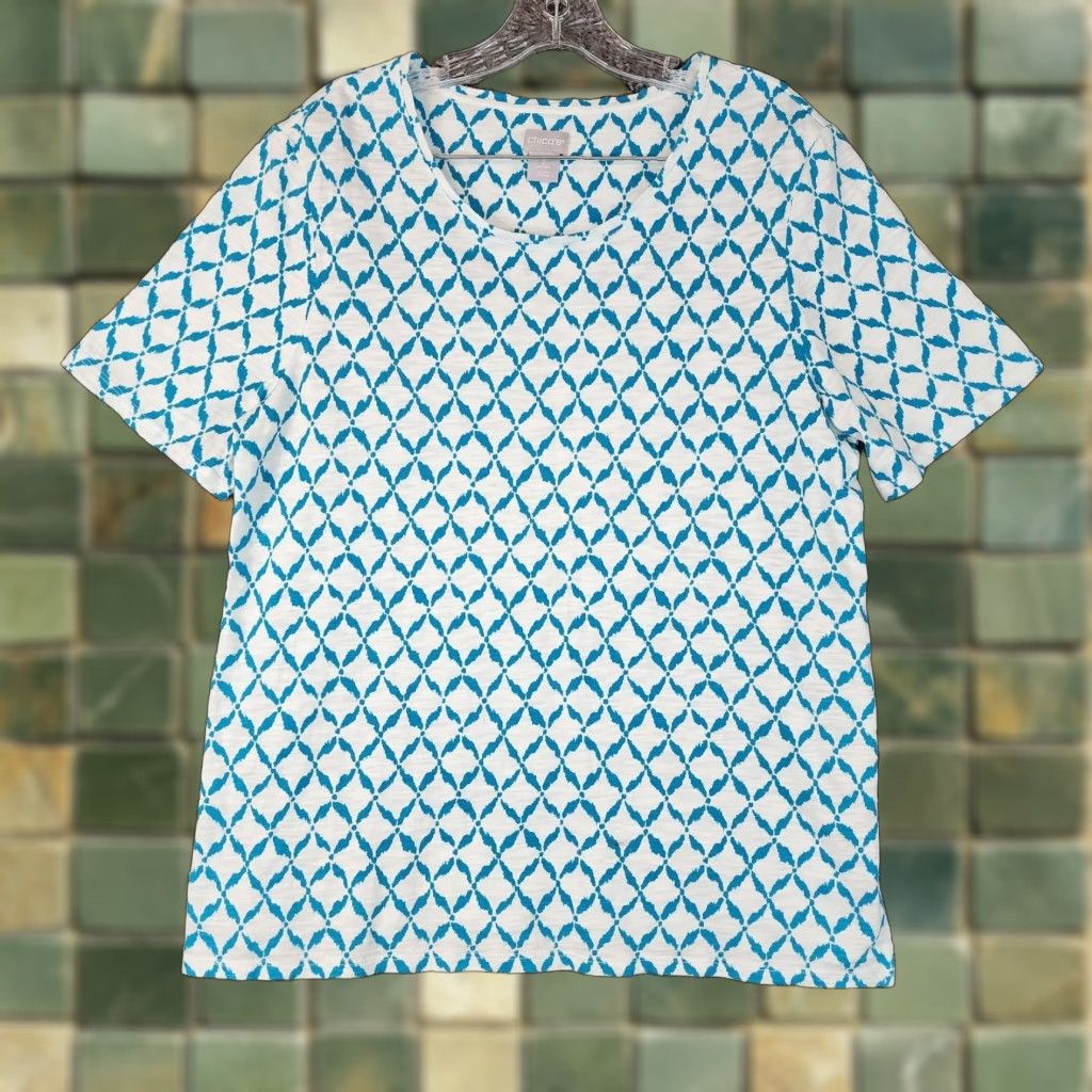 Vintage CHICOS Shirt Womens White Blue Patterned Short Sleeve Top Size L (Blue Pattern) Size L / US 10 / IT 46 - 1 Thumbnail