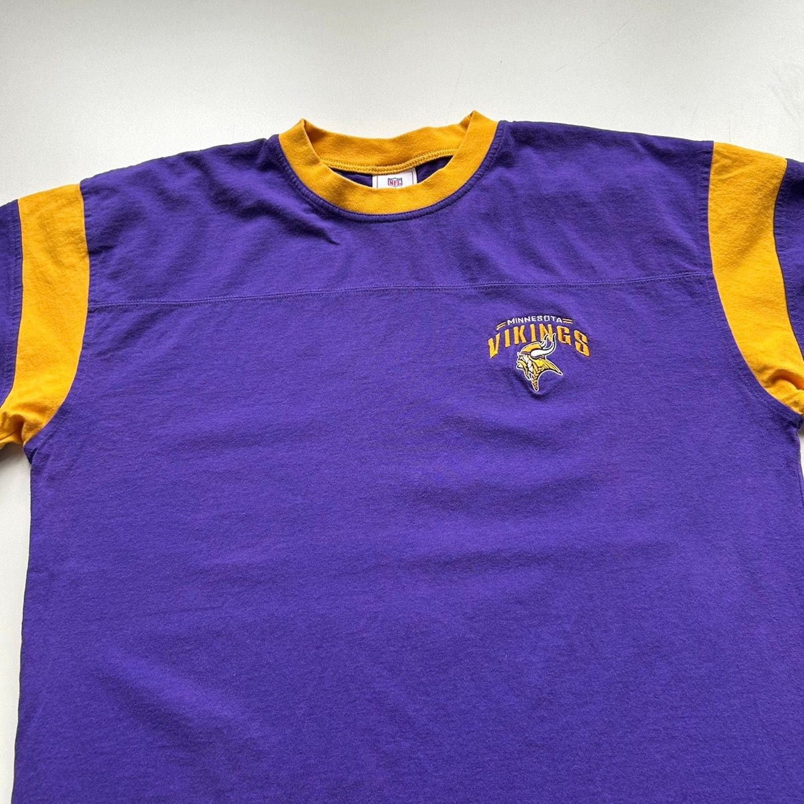 NFL Vintage Y2K Minnesota Vikings NFL Logo T Shirt XL Purple Size US XL / EU 56 / 4 - 2 Thumbnail