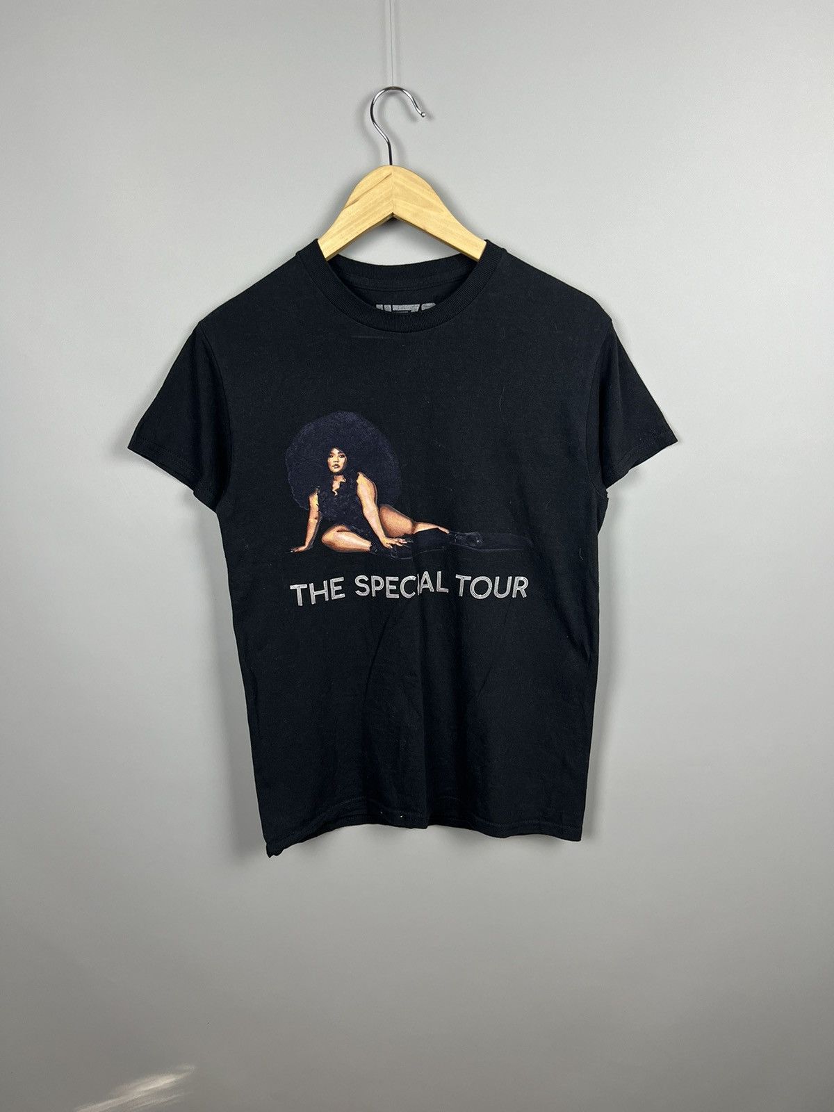 Rap Tees (S) Lizzo european tour tee Size US S / EU 44-46 / 1 - 2 Thumbnail