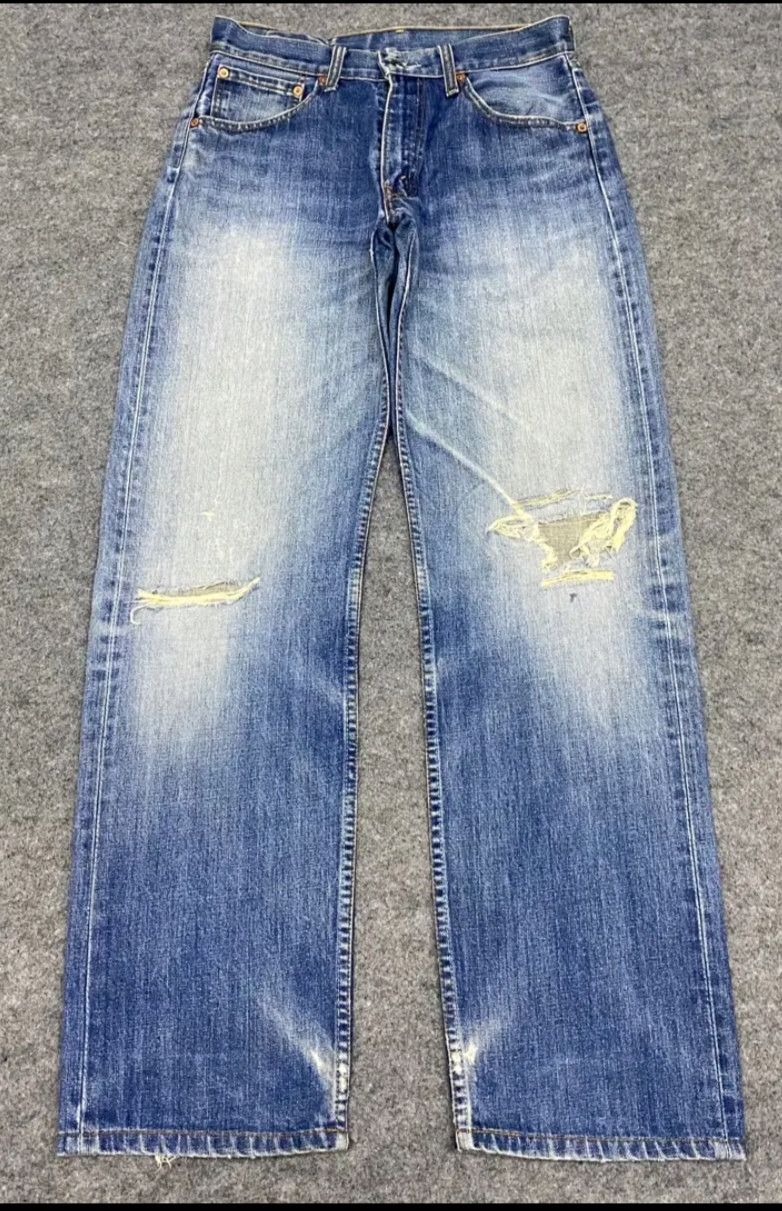 Vintage Levis Distressed Denim Kurt Cobain Style
