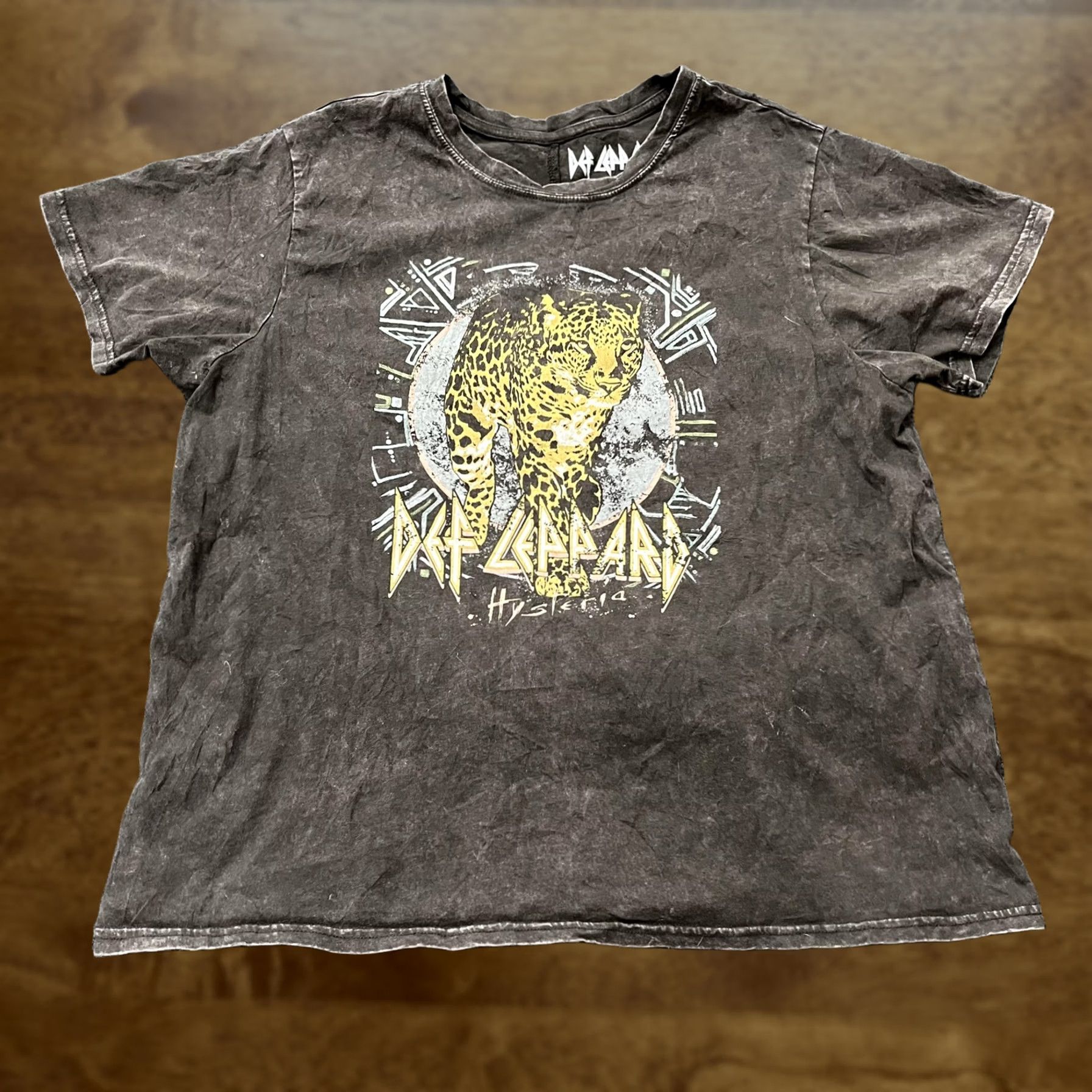 Vintage Def Leppard Hysteria Shirt Mens XL Black Leopard Band Rock Graphic Tee T-Shirt Size US XL / EU 56 / 4 - 1 Thumbnail