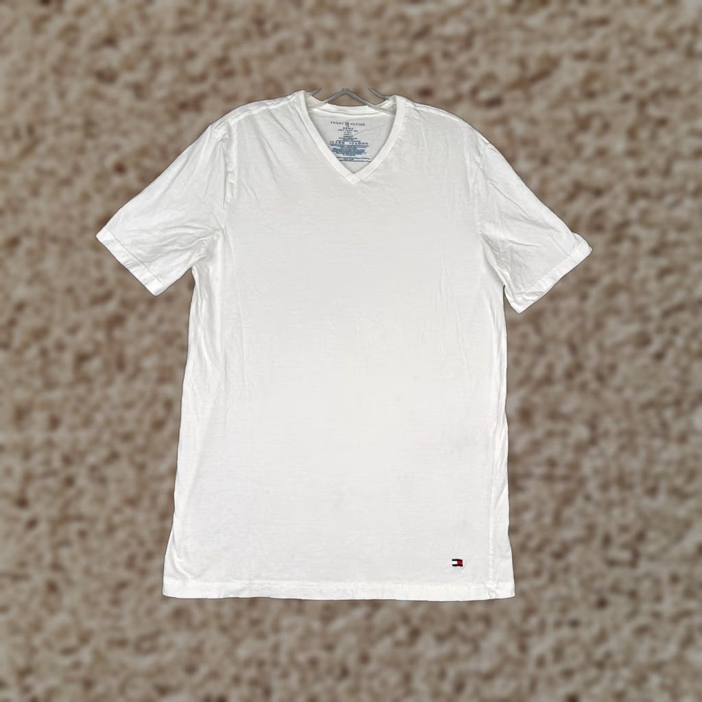Tommy Hilfiger Tommy Hilfiger Shirt Adult Large White V-Neck Short Sleeve 100% Cotton Read Size US L / EU 52-54 / 3 - 1 Thumbnail