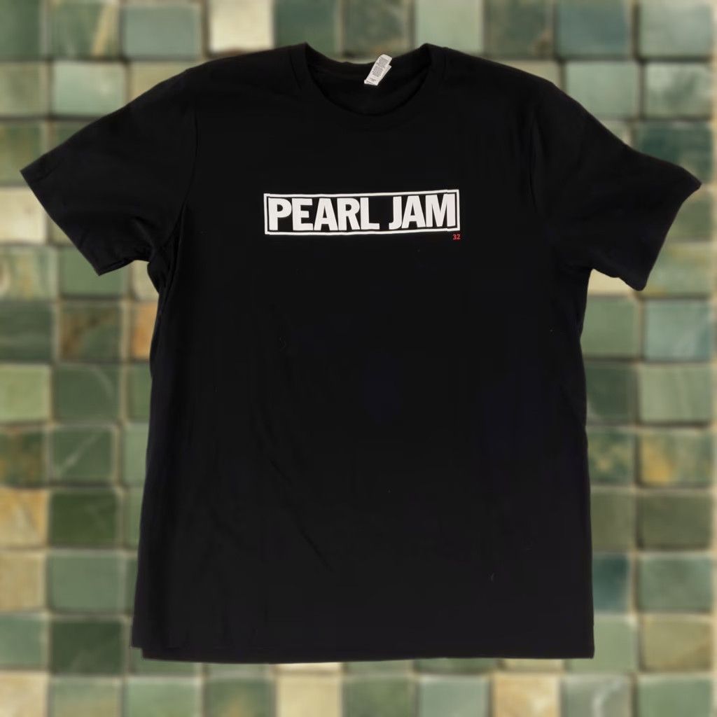 Vintage Pearl Jam T Shirt Black Short Sleeve Gigaton Tour 2023 Mens XL Size US XL / EU 56 / 4 - 1 Thumbnail