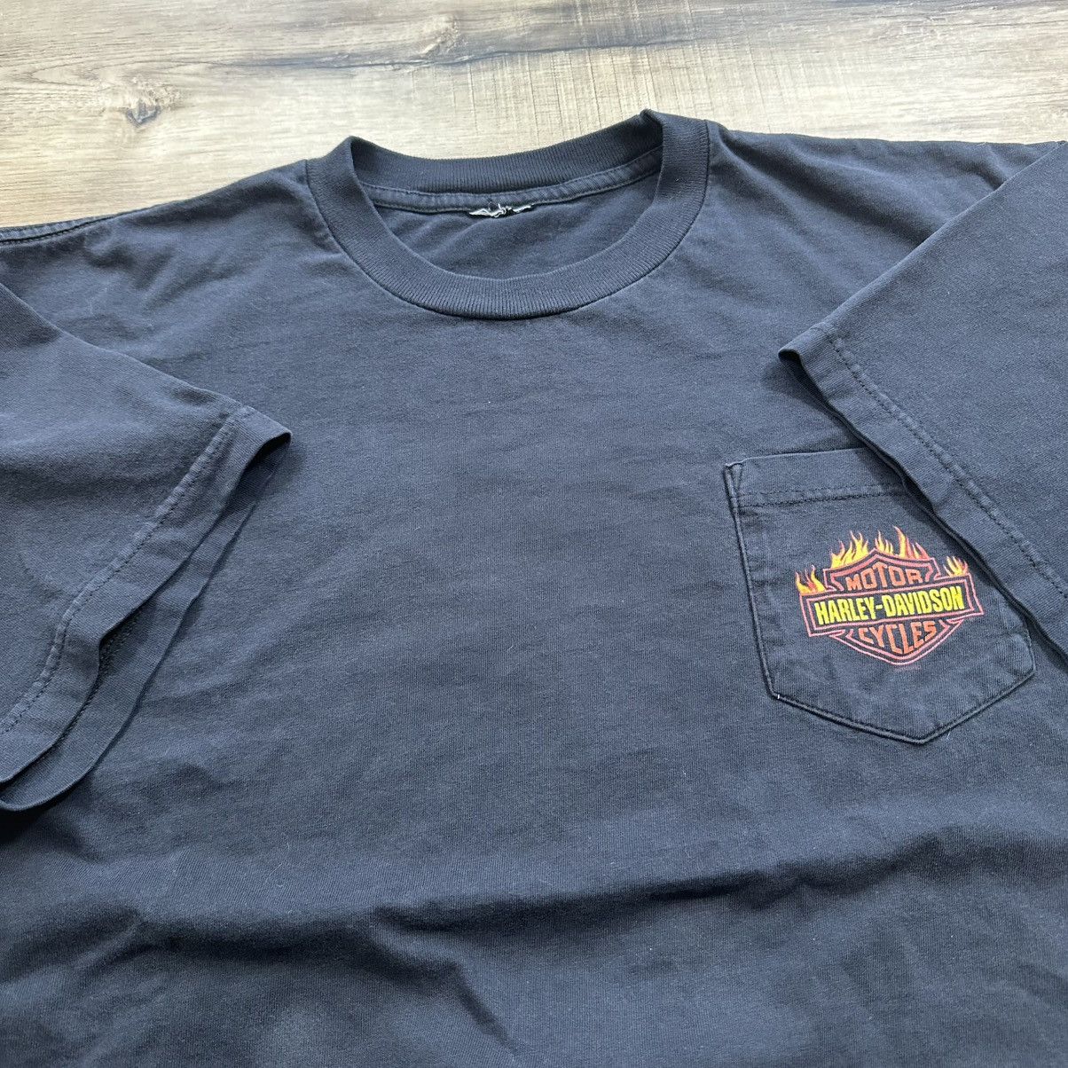 Harley Davidson Vintage 2000s Harley Davidson Black Flame Pocket Graphic Tee Size US L / EU 52-54 / 3 - 6 Thumbnail