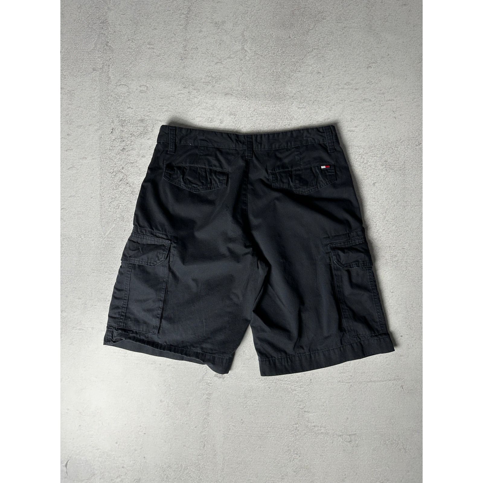 Tommy Hilfiger Vintage Tommy Hilfiger Cargo Shorts For Men - 34 Size Size US 34 / EU 50 - 2 Thumbnail