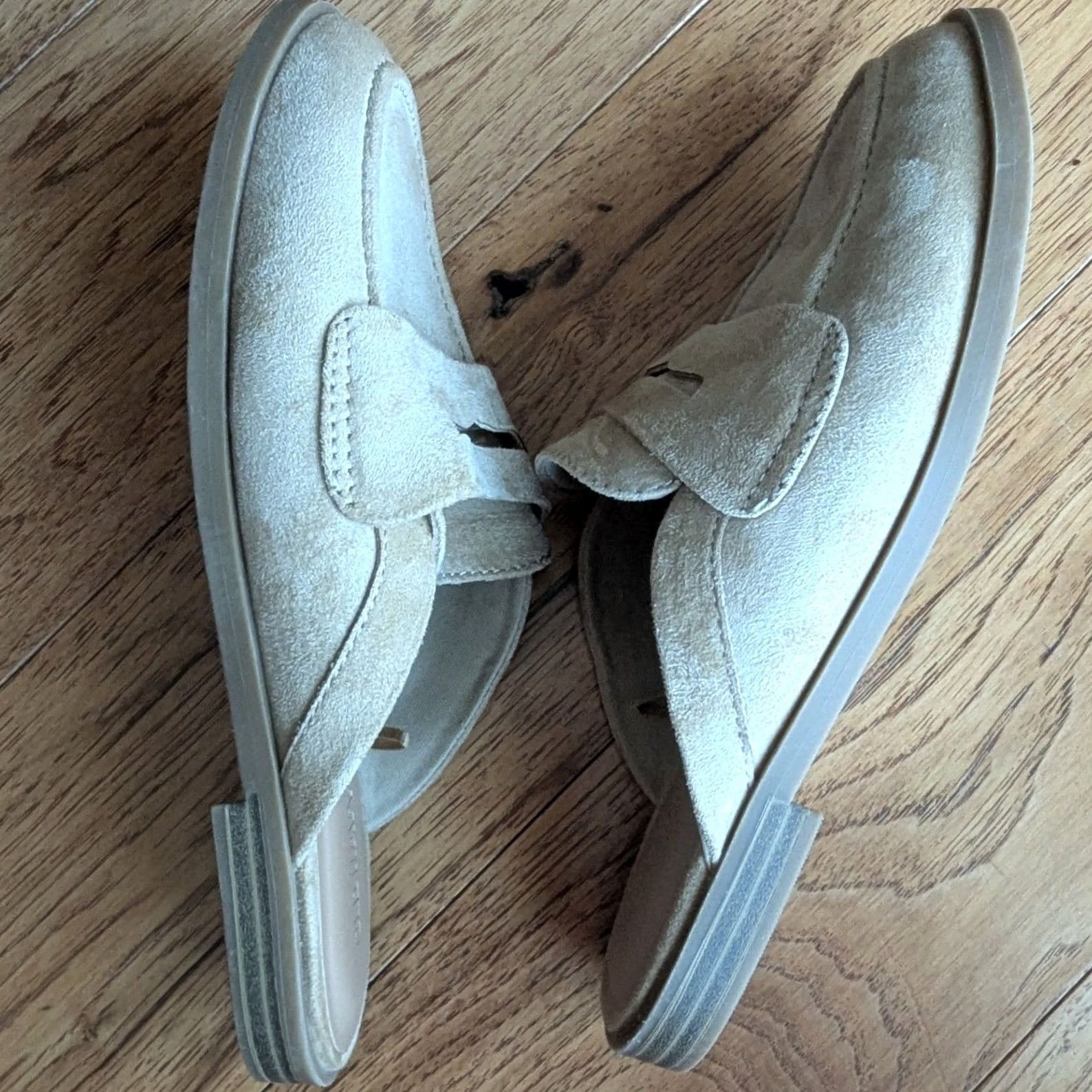Old Navy Old Navy Sand Beige Vegan Suede Loafer Mule Flats Womens Sz 7 Minimalist Preppy Size US 7 / IT 37 - 5 Thumbnail