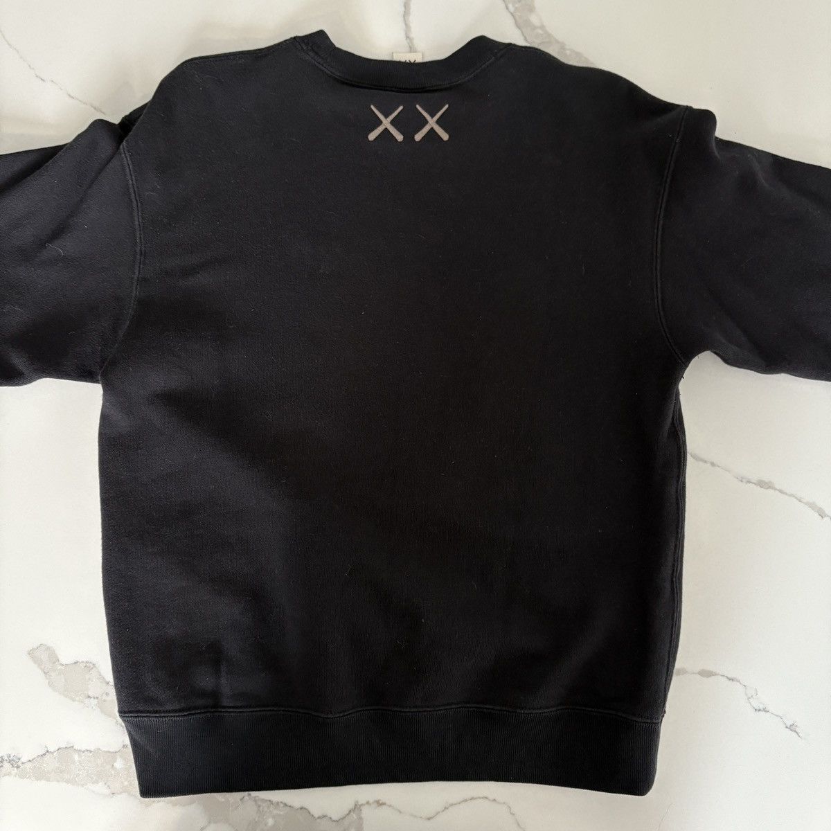Kaws × Uniqlo Kaws Uniqlo Crewneck Sweatshirt Size US S / EU 44-46 / 1 - 3 Thumbnail