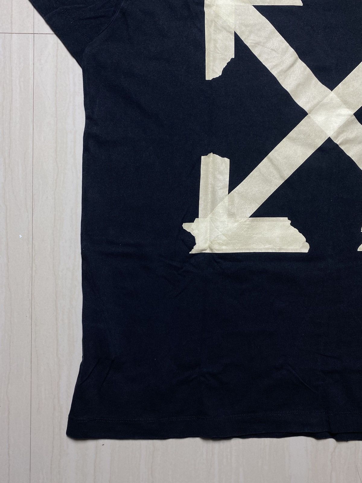 Off-White Off White - Arrow Tape T-Shirt Size US L / EU 52-54 / 3 - 5 Thumbnail