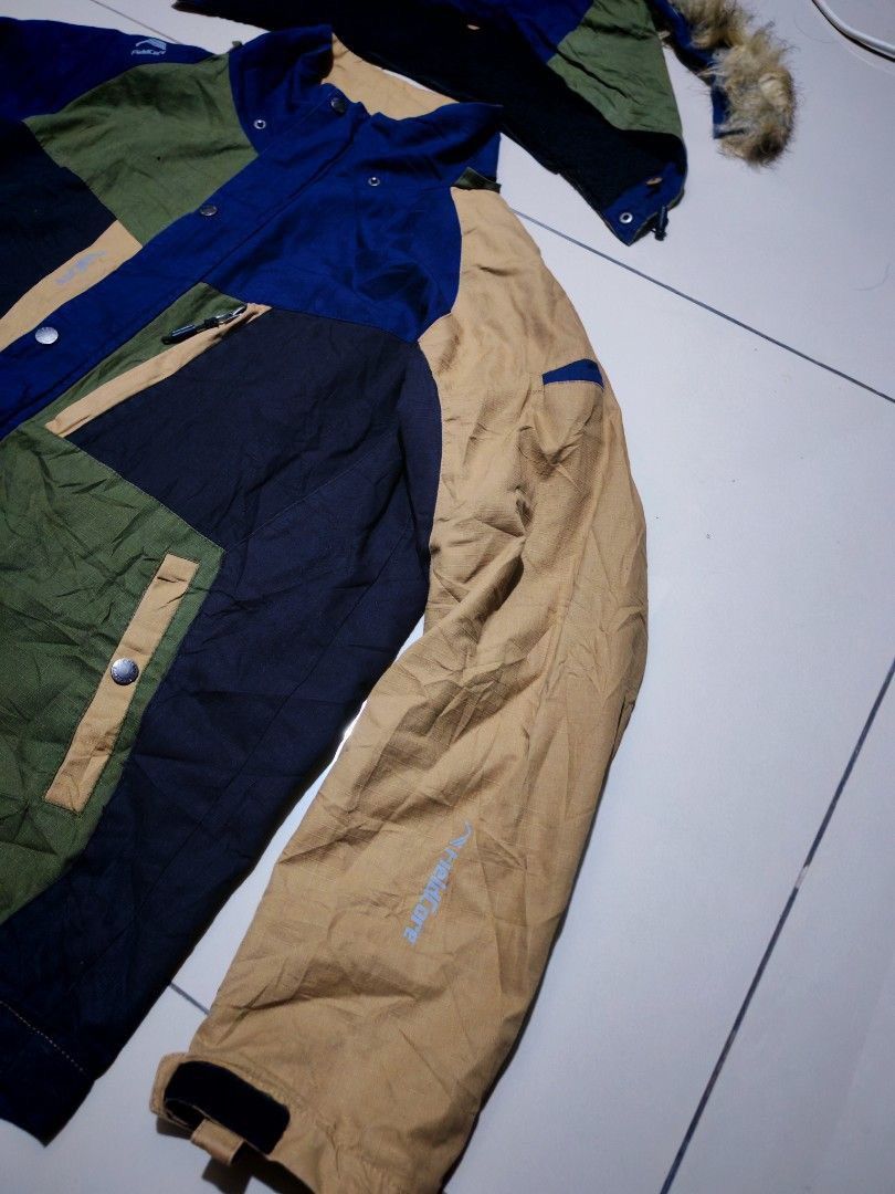 Japanese Brand FieldCore Japan Gore-Style Outdoor Jacket L Size US L / EU 52-54 / 3 - 4 Thumbnail