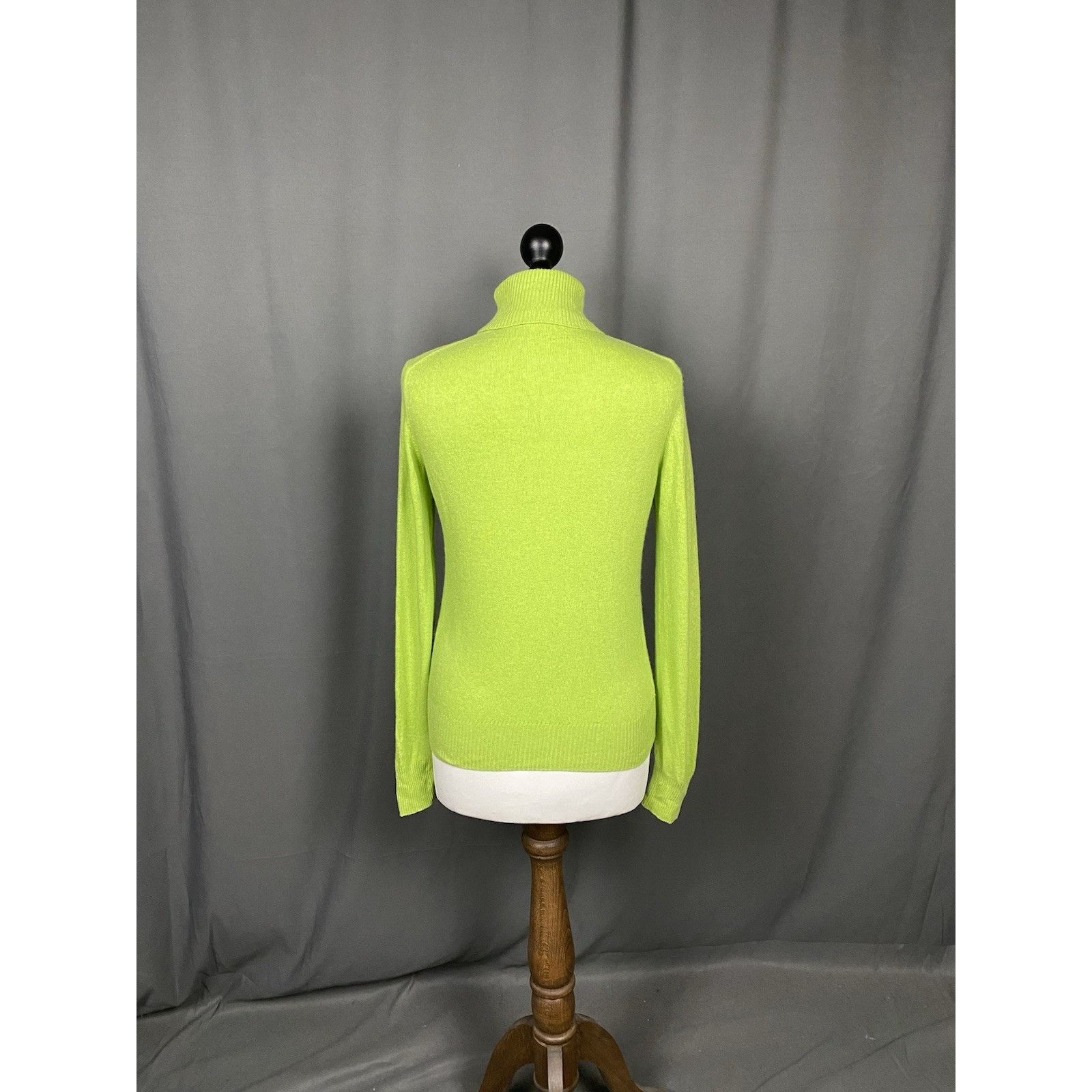 Burberry Burberry Small Logo Women's Green Cashmere Turtleneck Sweate Size S / US 4 / IT 40 - 7 Thumbnail