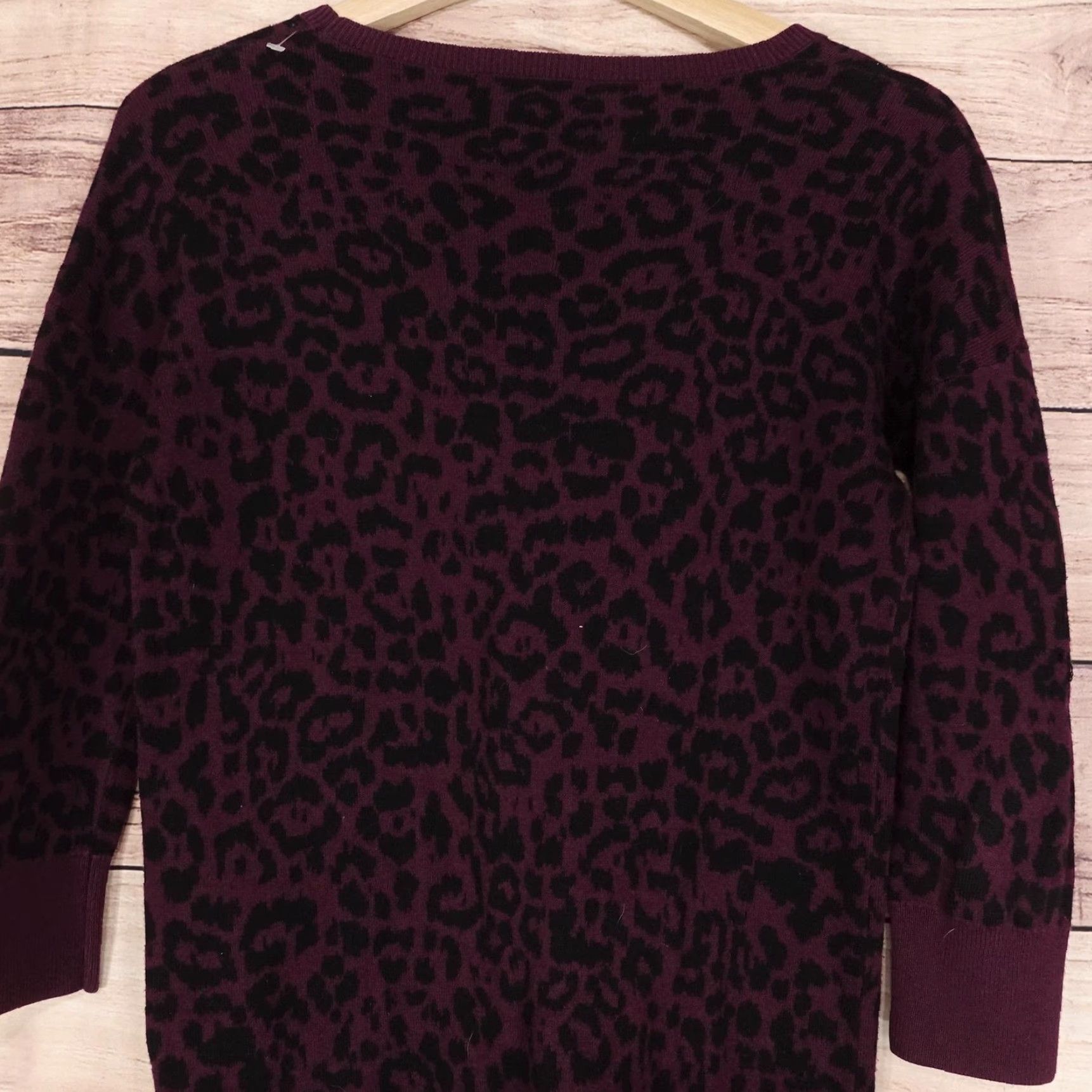 Banana Republic Banana Republic Sweater Womens XS Purple Leopard Print Scoop Neck Pullover Knit Size XS / US 0-2 / IT 36-38 - 5 Thumbnail