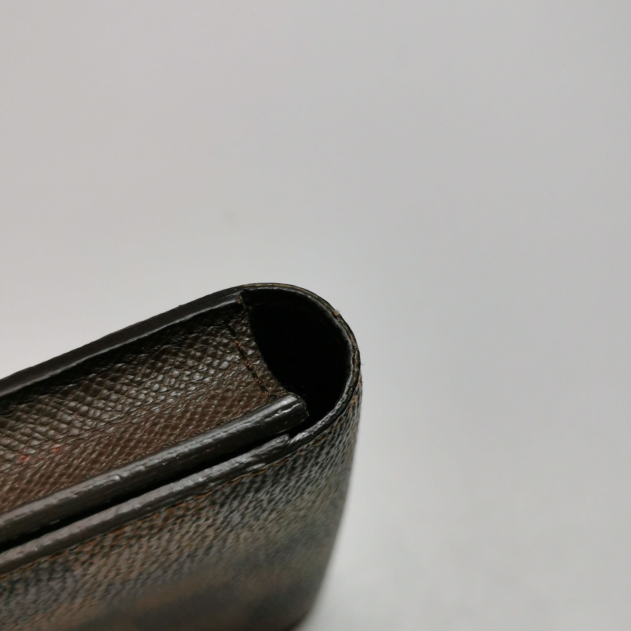 Louis Vuitton Louis Vuitton (LV) Cowhide Checkerboard Flap Card Holder -y Size ONE SIZE - 9 Thumbnail
