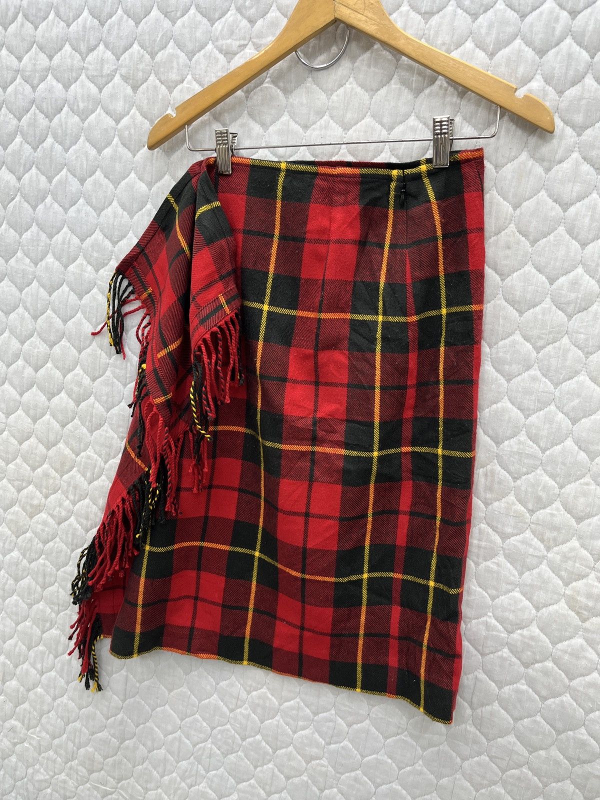 JW Anderson × Uniqlo 🔥🔥🔥STEALS JW ANDERSON X UNIQLO TARTAN SKIRTS Size 24" / US 00 / IT 34 - 8 Thumbnail