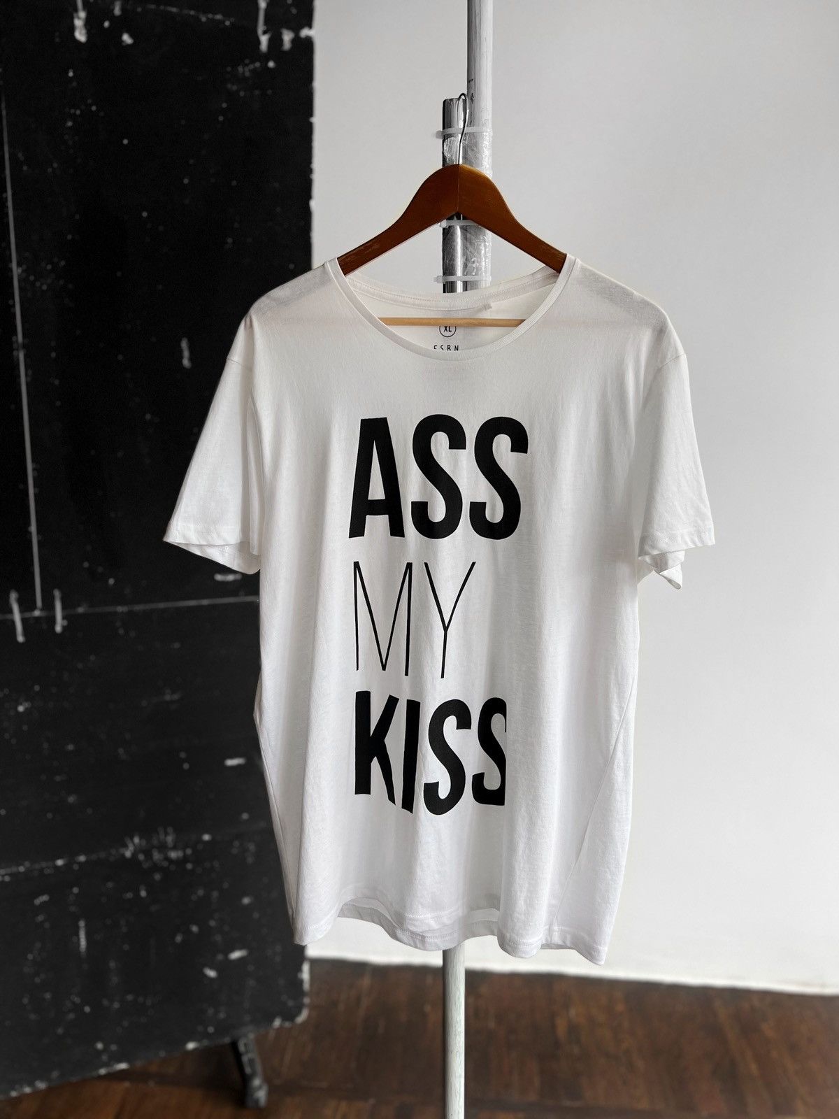 Designer × Other FSBN Ass My Kiss Short Sleeve Big Print White T-Shirt Size US XL / EU 56 / 4 - 3 Thumbnail
