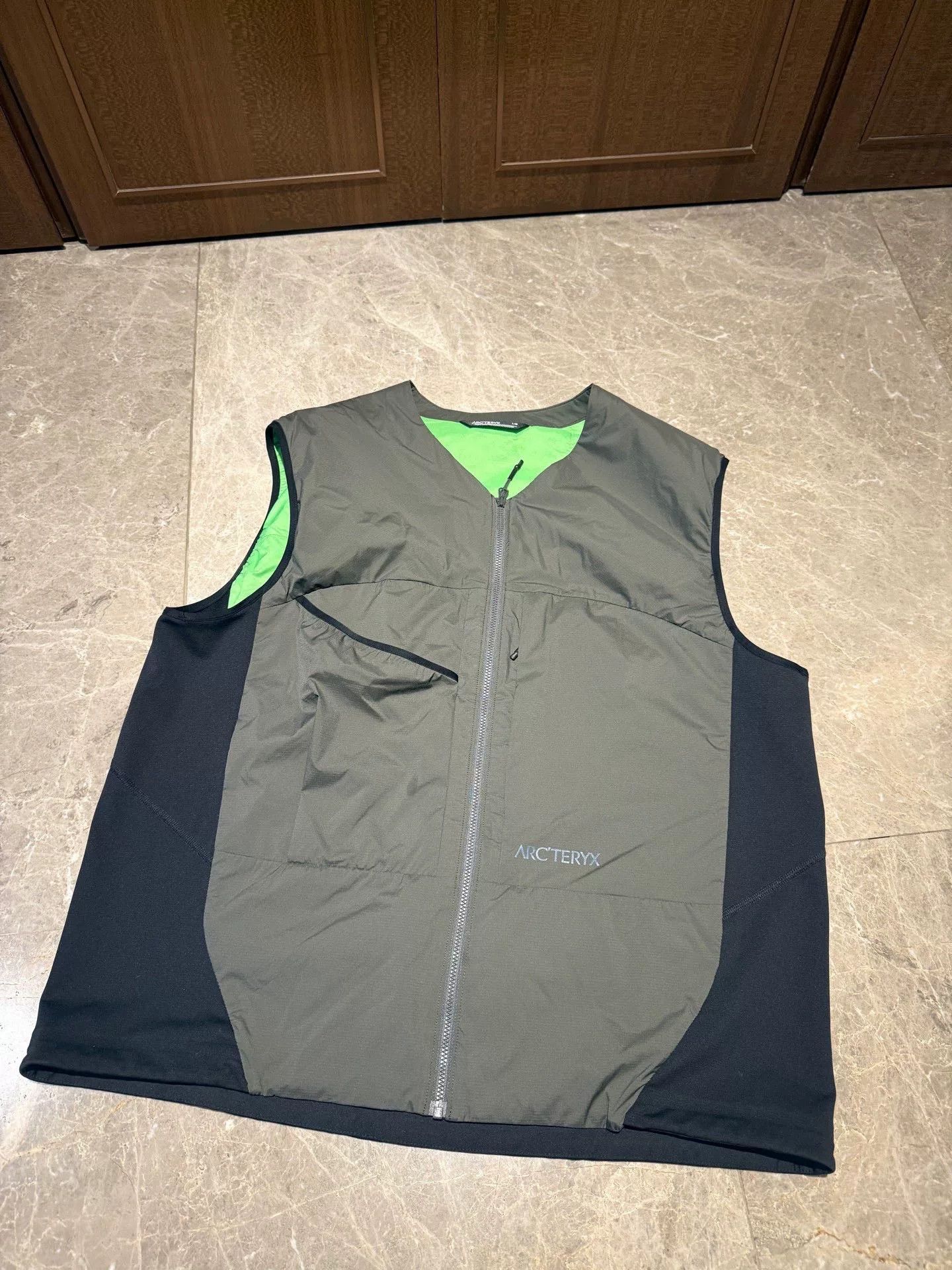Arc'teryx Arc'teryx Vest L Men Size US L / EU 52-54 / 3 - 1 Thumbnail