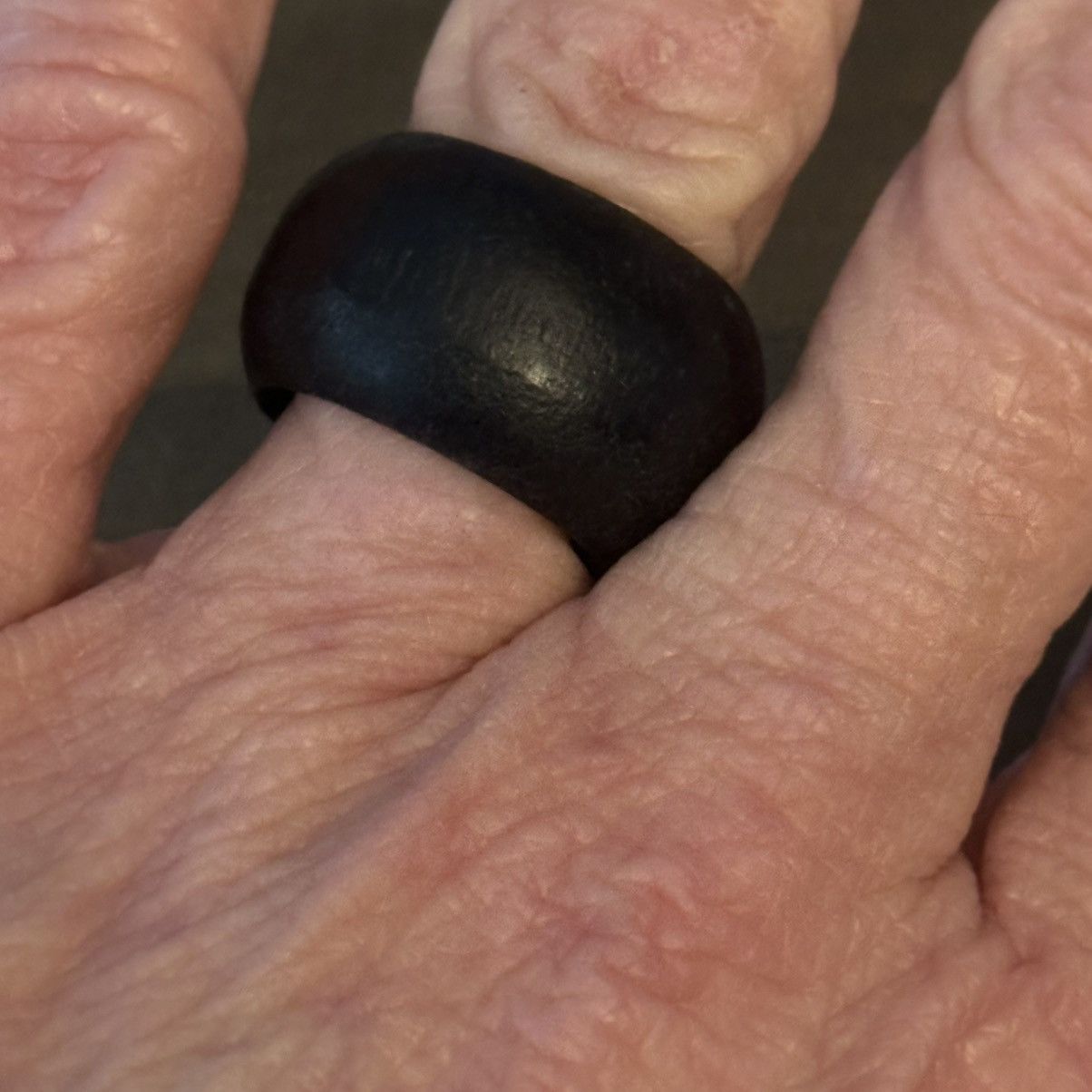 Vintage Vintage wide black wooden ring Size ONE SIZE - 2 Thumbnail