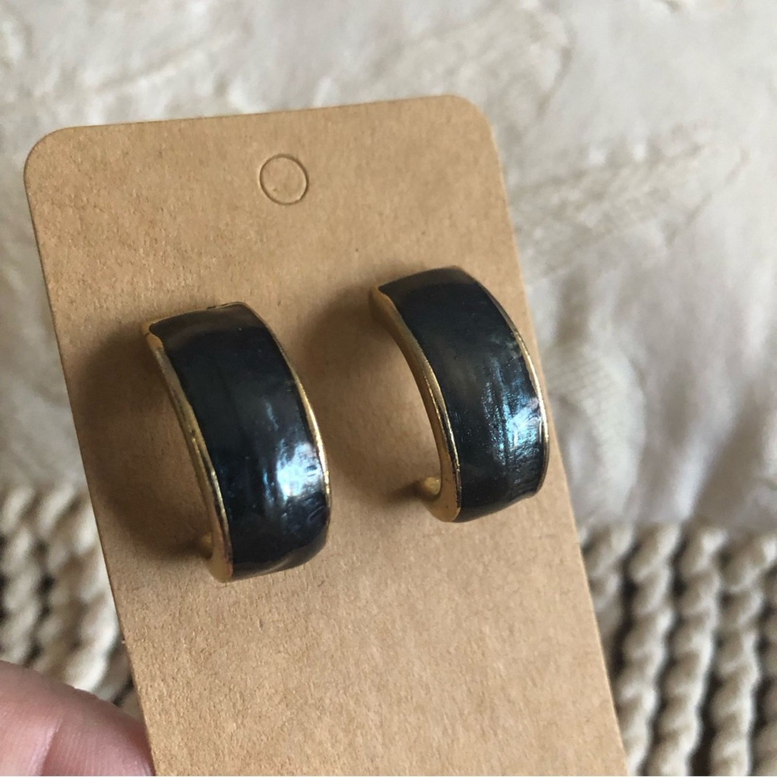 Vintage Vintage emerald metallic enamel hoop pierced earrings Size ONE SIZE - 1 Thumbnail