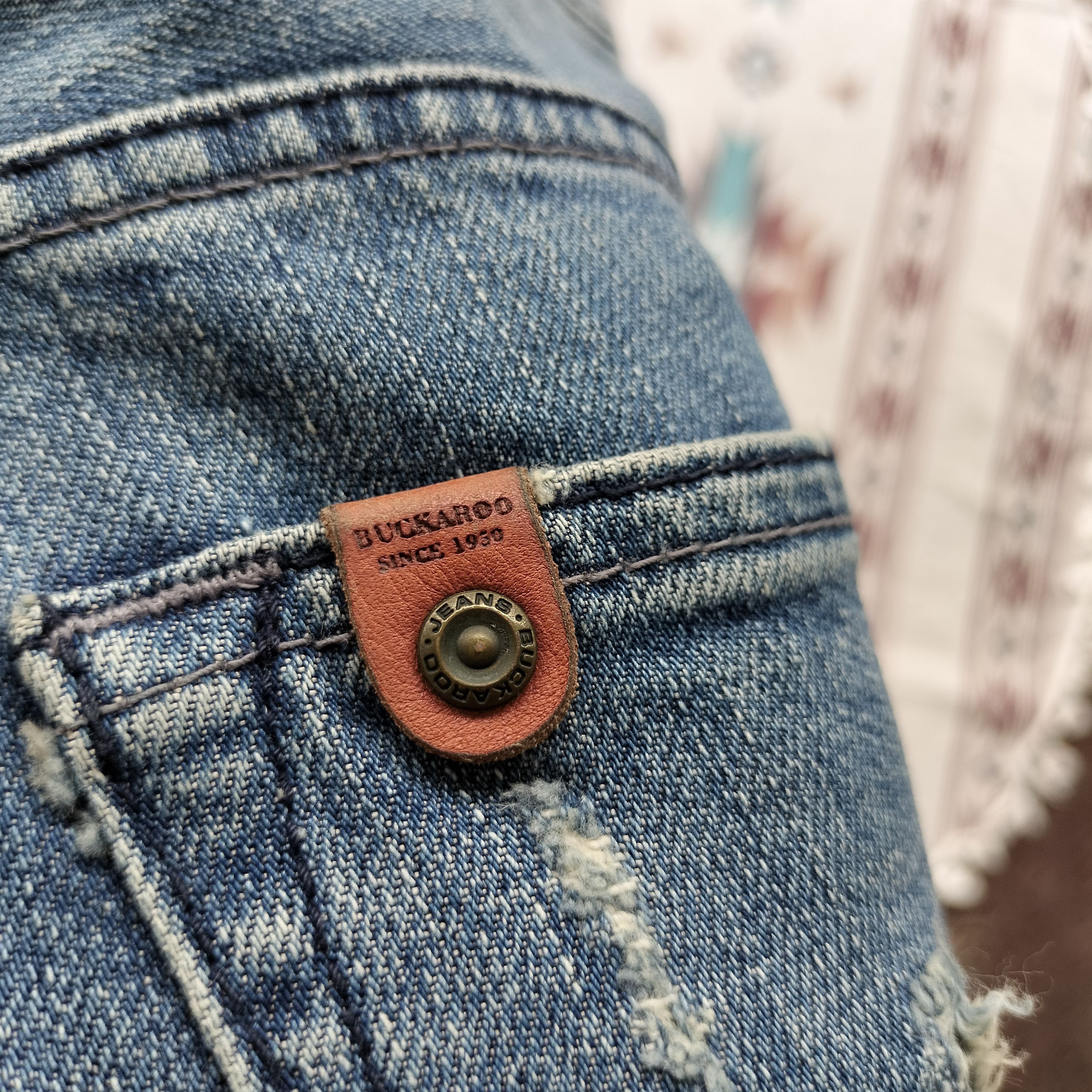 Jean Buckaroo curve distressed denim Size US 31 - 8 Thumbnail