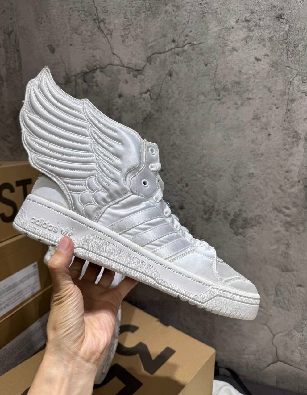 Jeremy Scott adidas Jeremy Scott Wings Silk Wings Shoes 2.0, Pure White Size US 10 / EU 43 - 4 Thumbnail