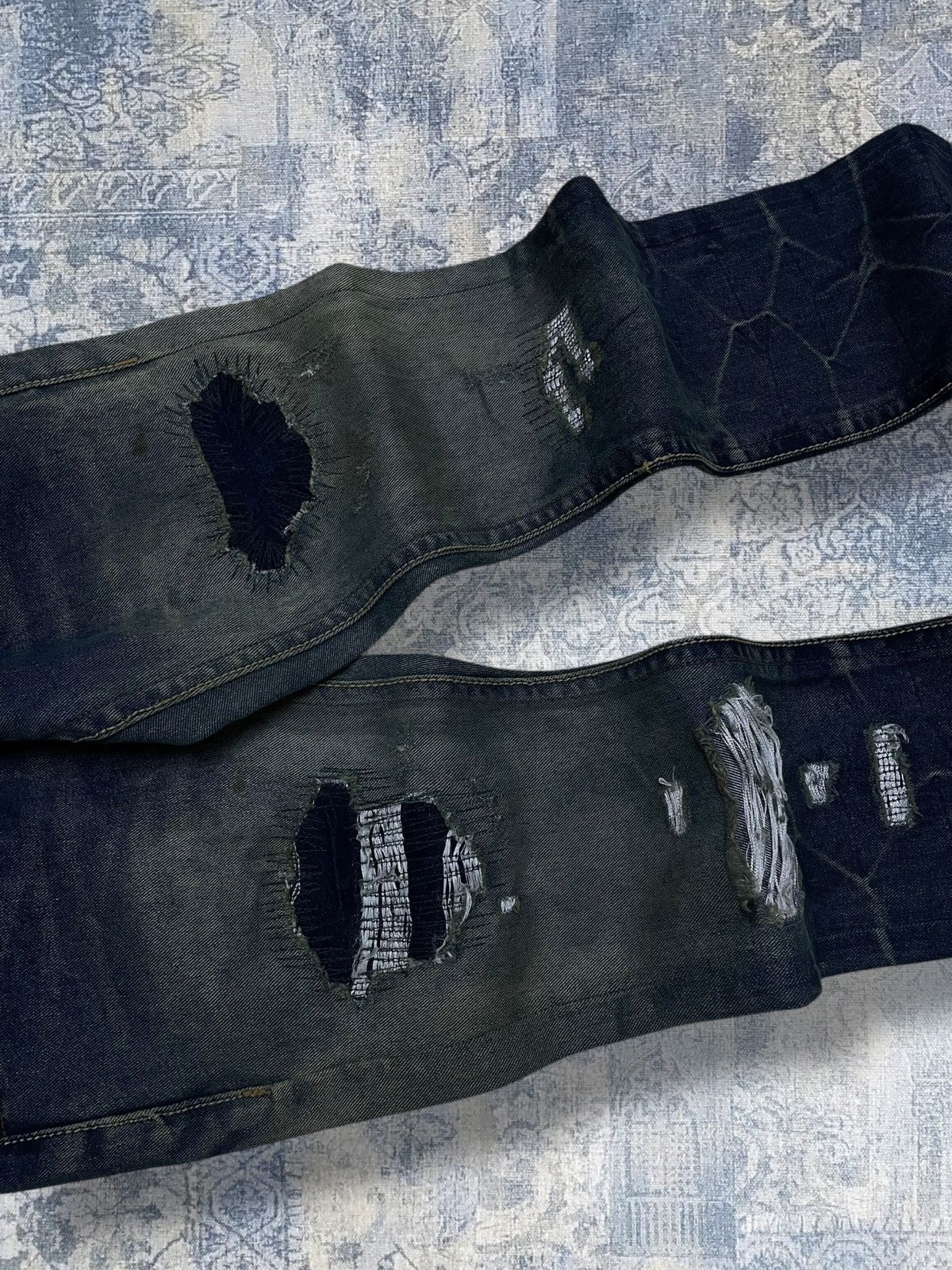 Le Grande Bleu (L.G.B.) Vintage 1990s Og Japan Designer Lagust Scab Distressed Denim Size US 30 / EU 46 - 7 Thumbnail