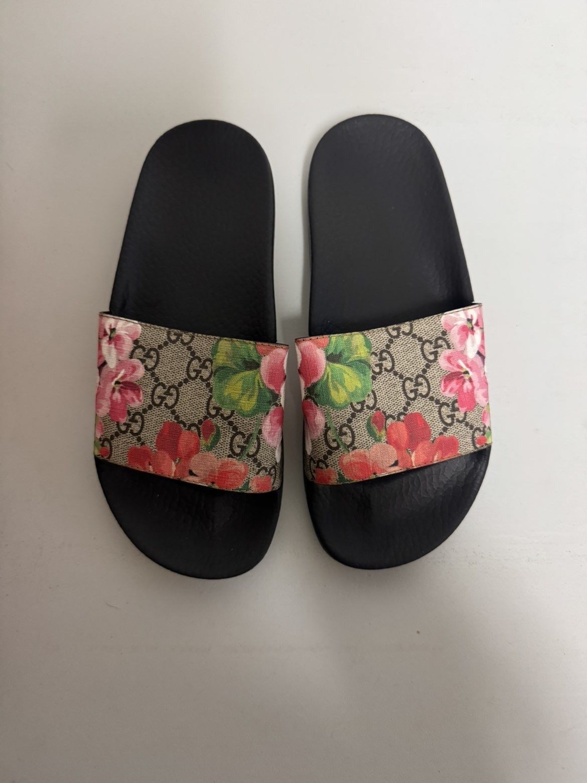 Gucci Gucci GG Supreme Slide Blooms Size US 6.5 / IT 36.5 - 1 Thumbnail