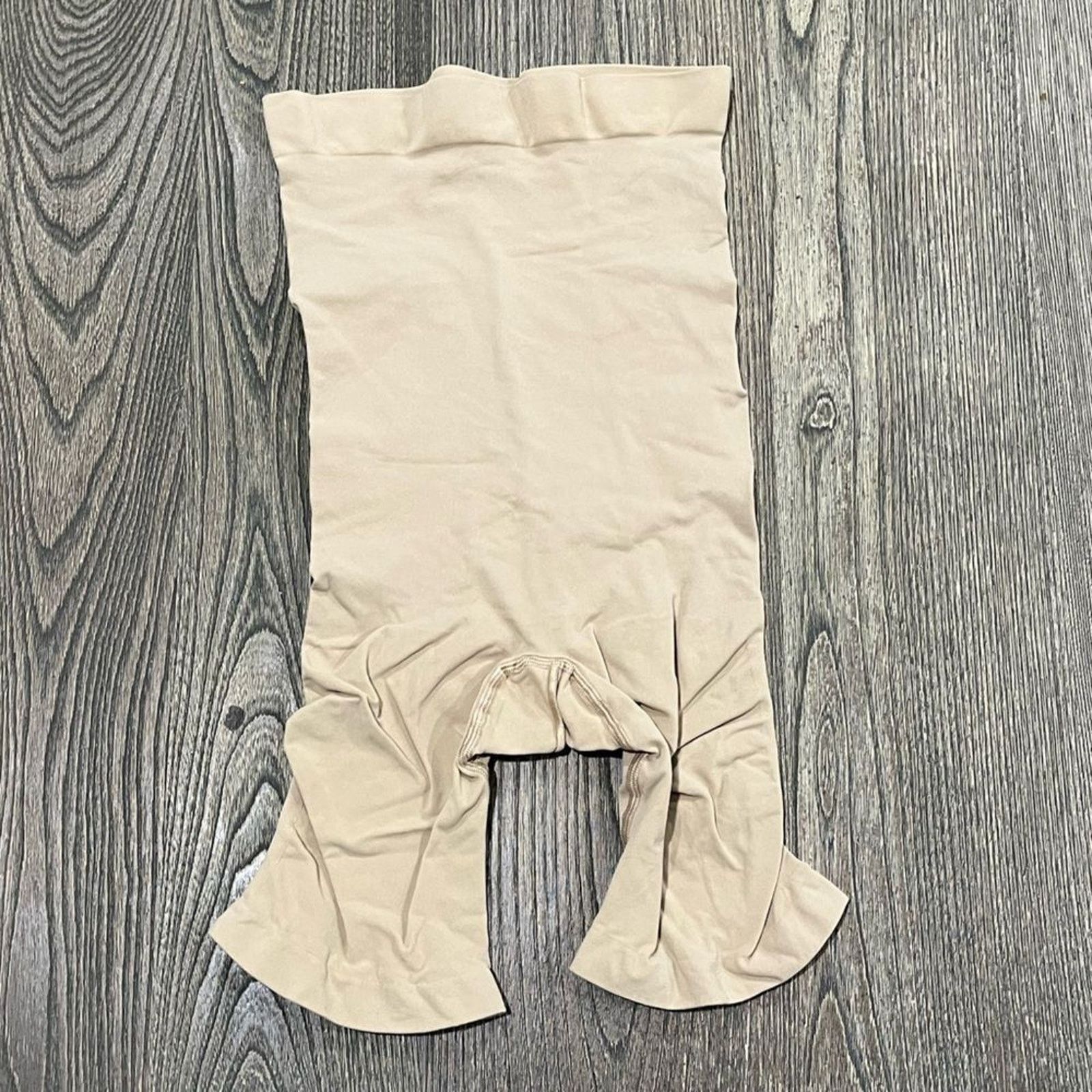 SKIMS NWOT Skims Shapewear Sculpt High Waisted Above Knee Short Size XL / US 12-14 / IT 48-50 - 1 Thumbnail
