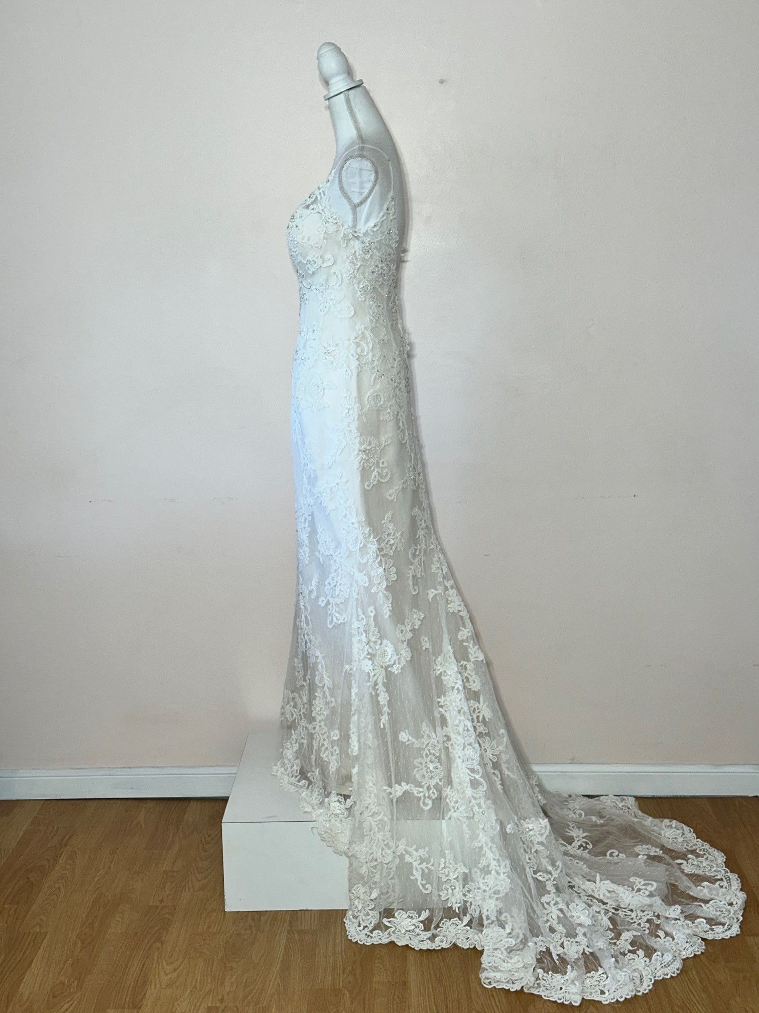 Casablanca Casablanca Ivory Lace 1975 Wedding Gown Size 8 Size M / US 6-8 / IT 42-44 - 9 Thumbnail