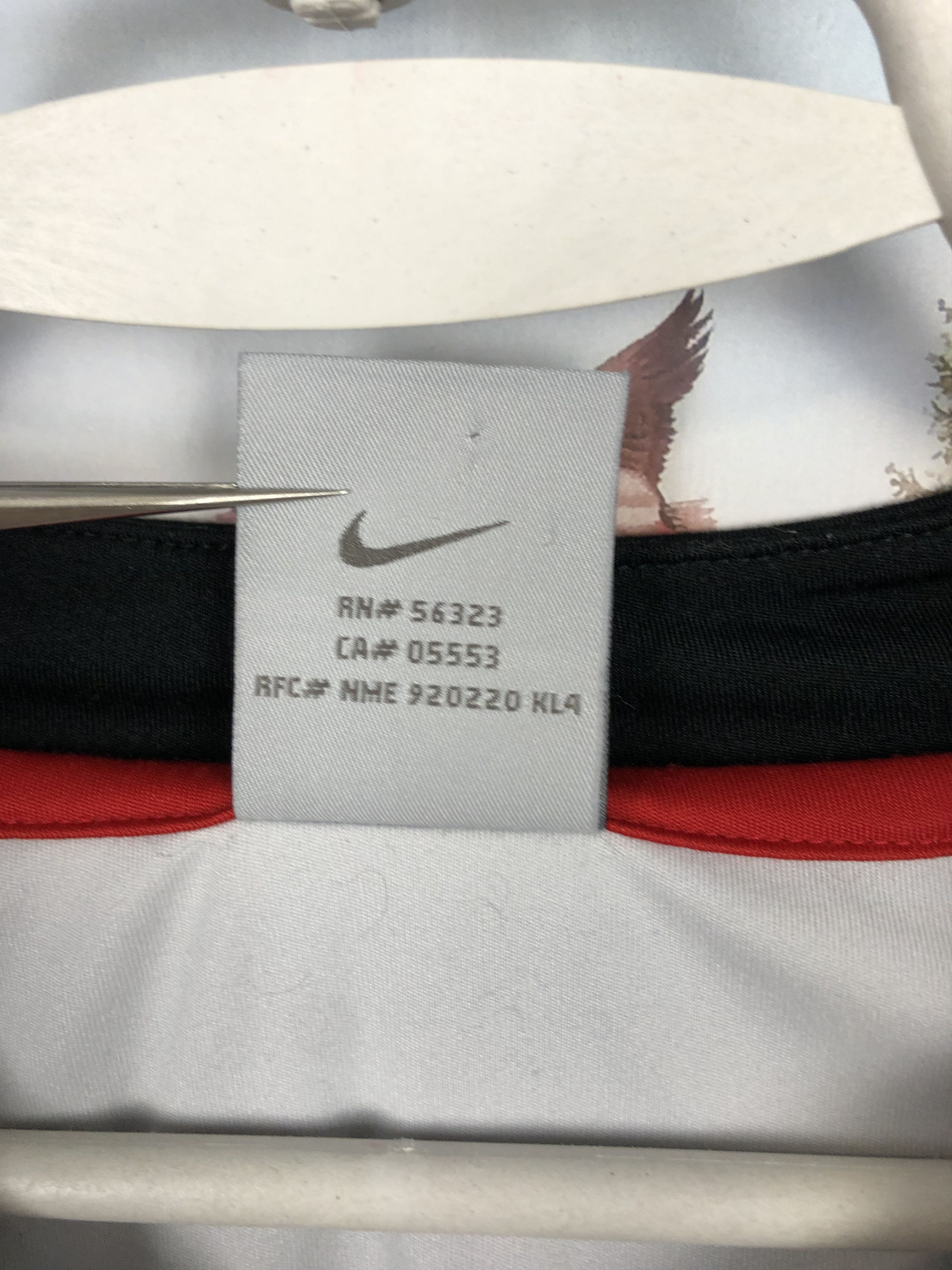 Nike Vintage Nike Football Template Big Logo Center Swoosh Tee Size US M / EU 48-50 / 2 - 8 Thumbnail