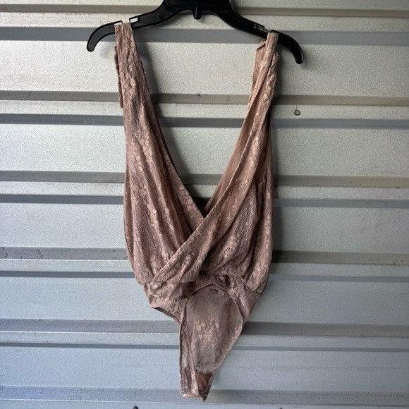 Free People NWT Free People Lace Bodysuit - Taupe Sz Small S Size S / US 4 / IT 40 - 4 Thumbnail