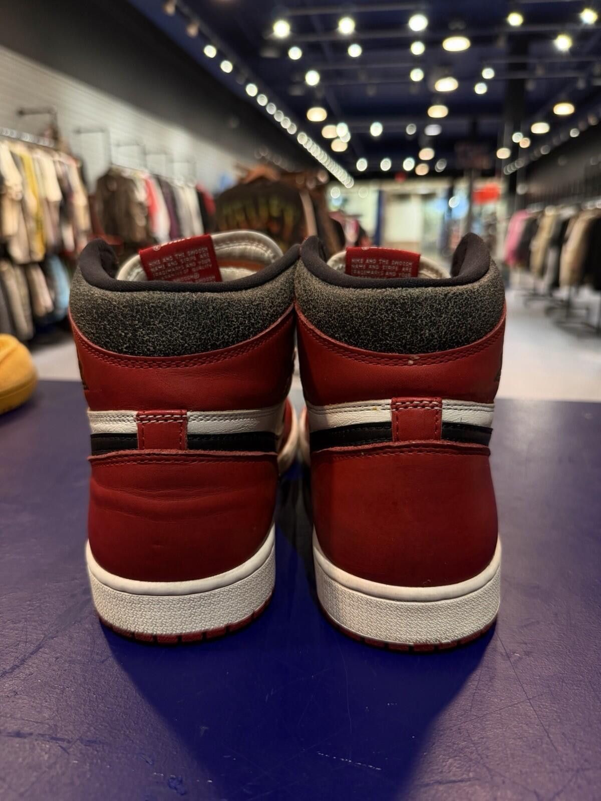 Jordan Brand Size 10 - Jordan 1 Retro High OG Chicago Lost and Found Size US 10 / EU 43 - 7 Thumbnail